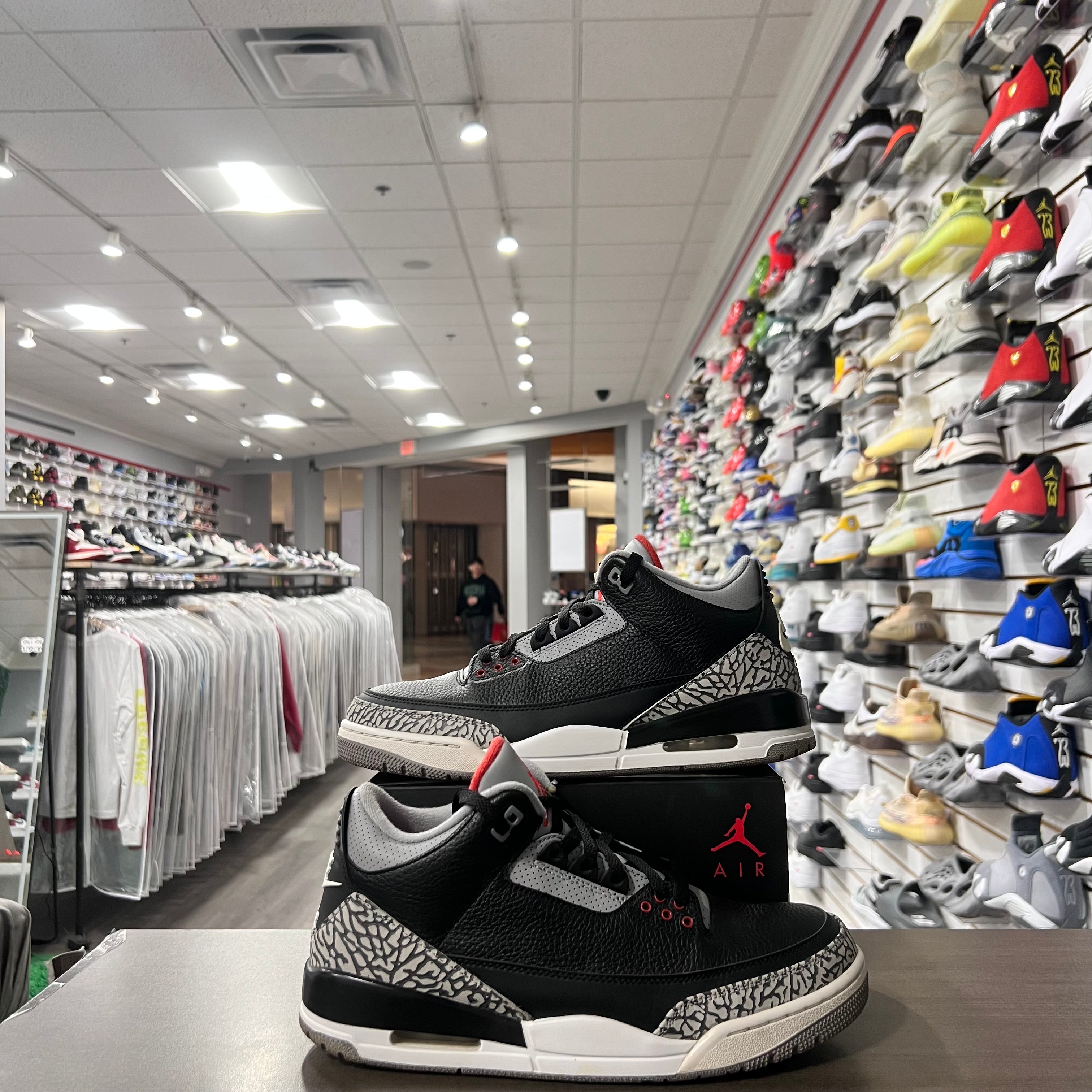 Jordan Retro 3 Mens Black Cement 2018 (Lightly Worn)