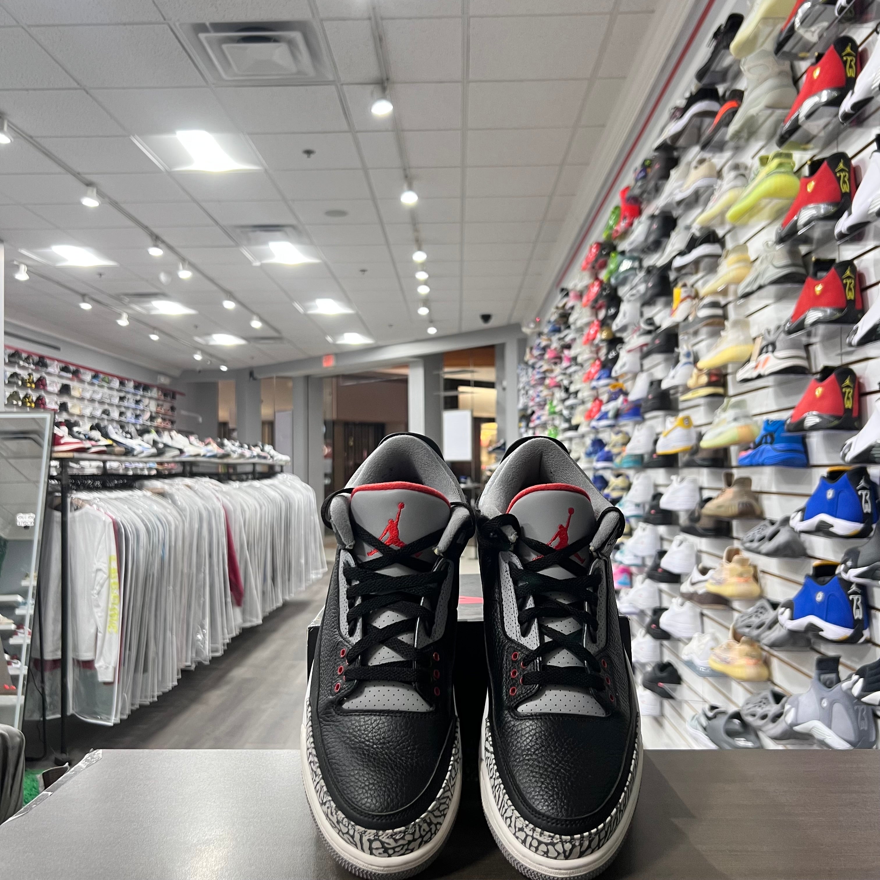 Jordan Retro 3 Mens Black Cement 2018 (Lightly Worn)