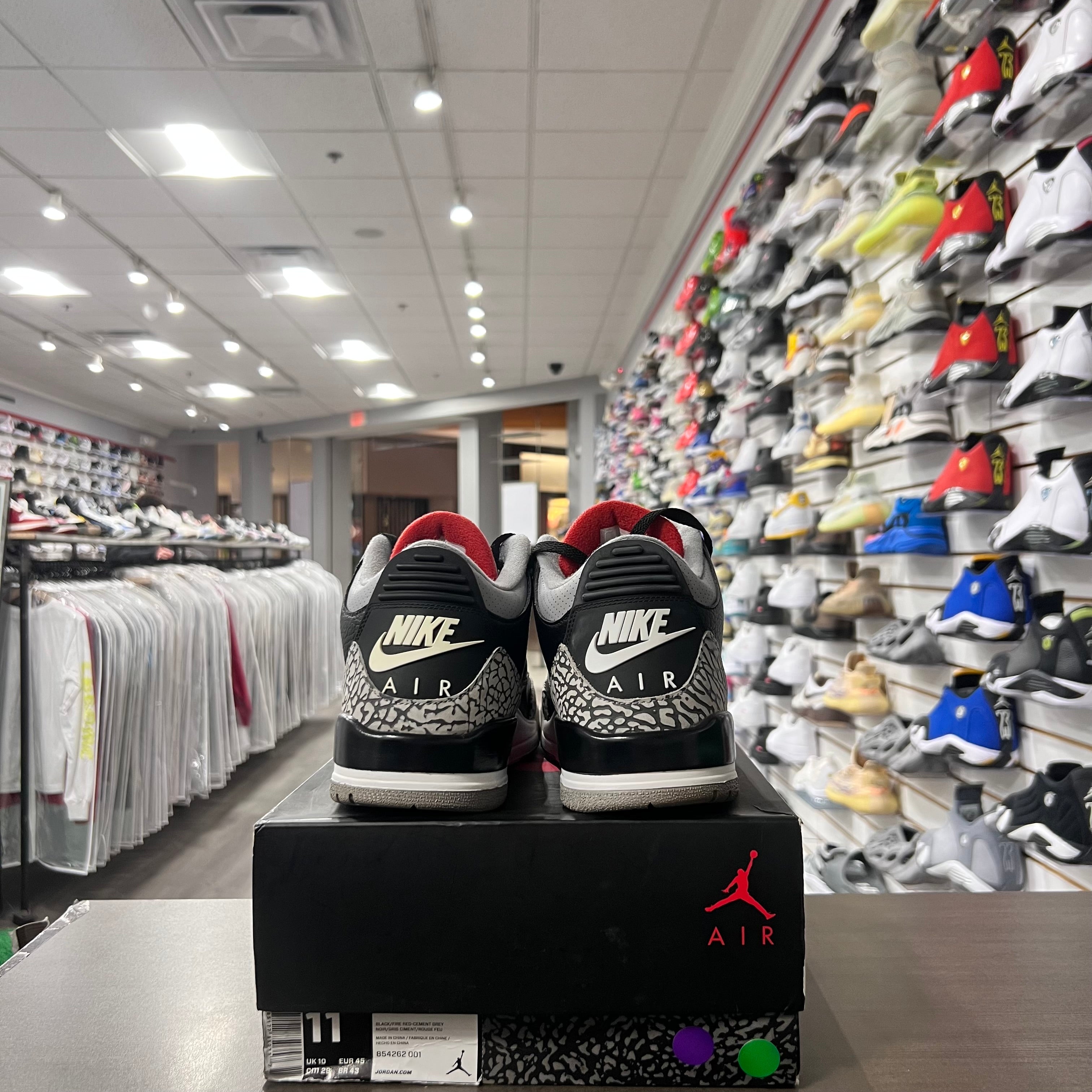 Jordan Retro 3 Mens Black Cement 2018 (Lightly Worn)