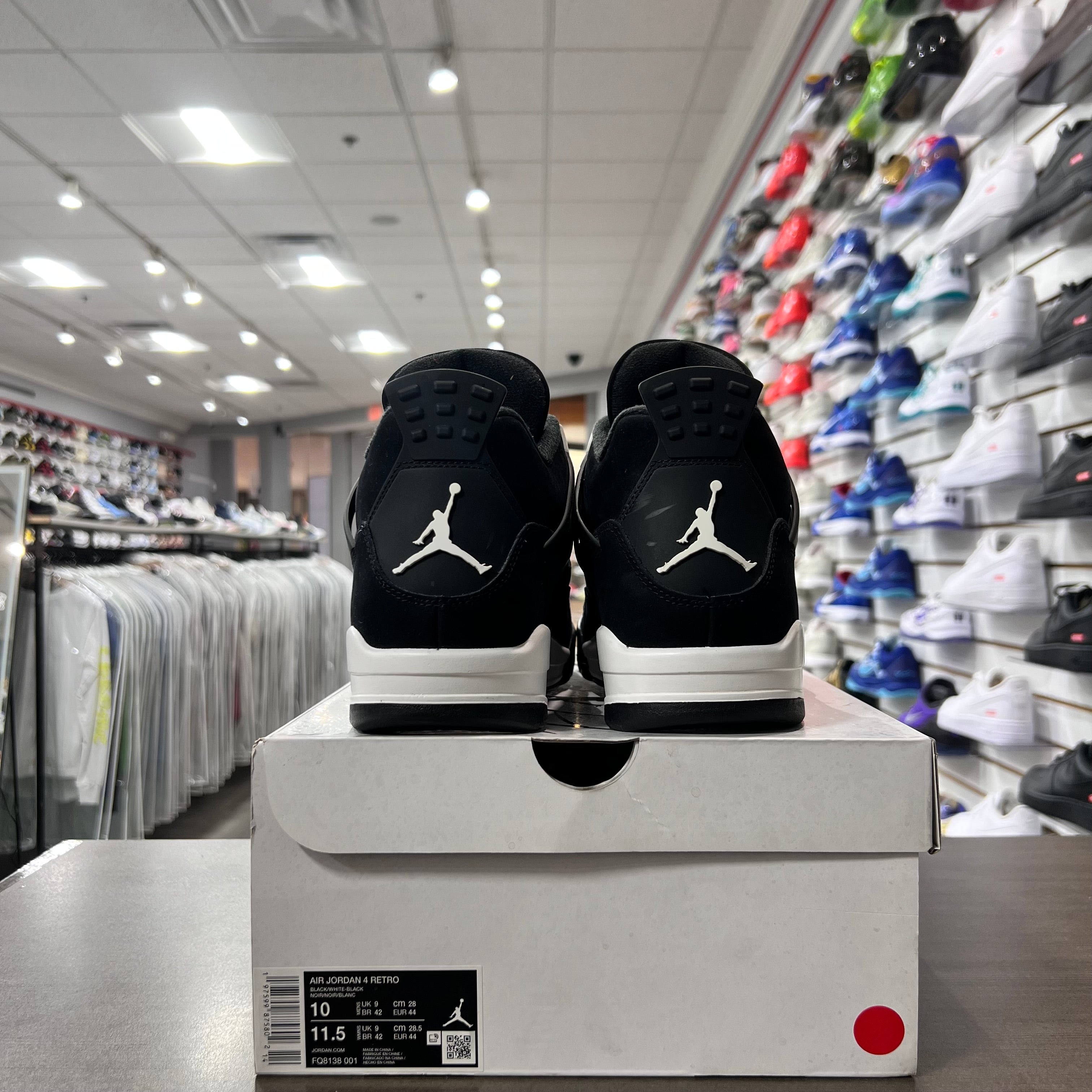Jordan Retro 4 Mens White Thunder (Lightly Worn)