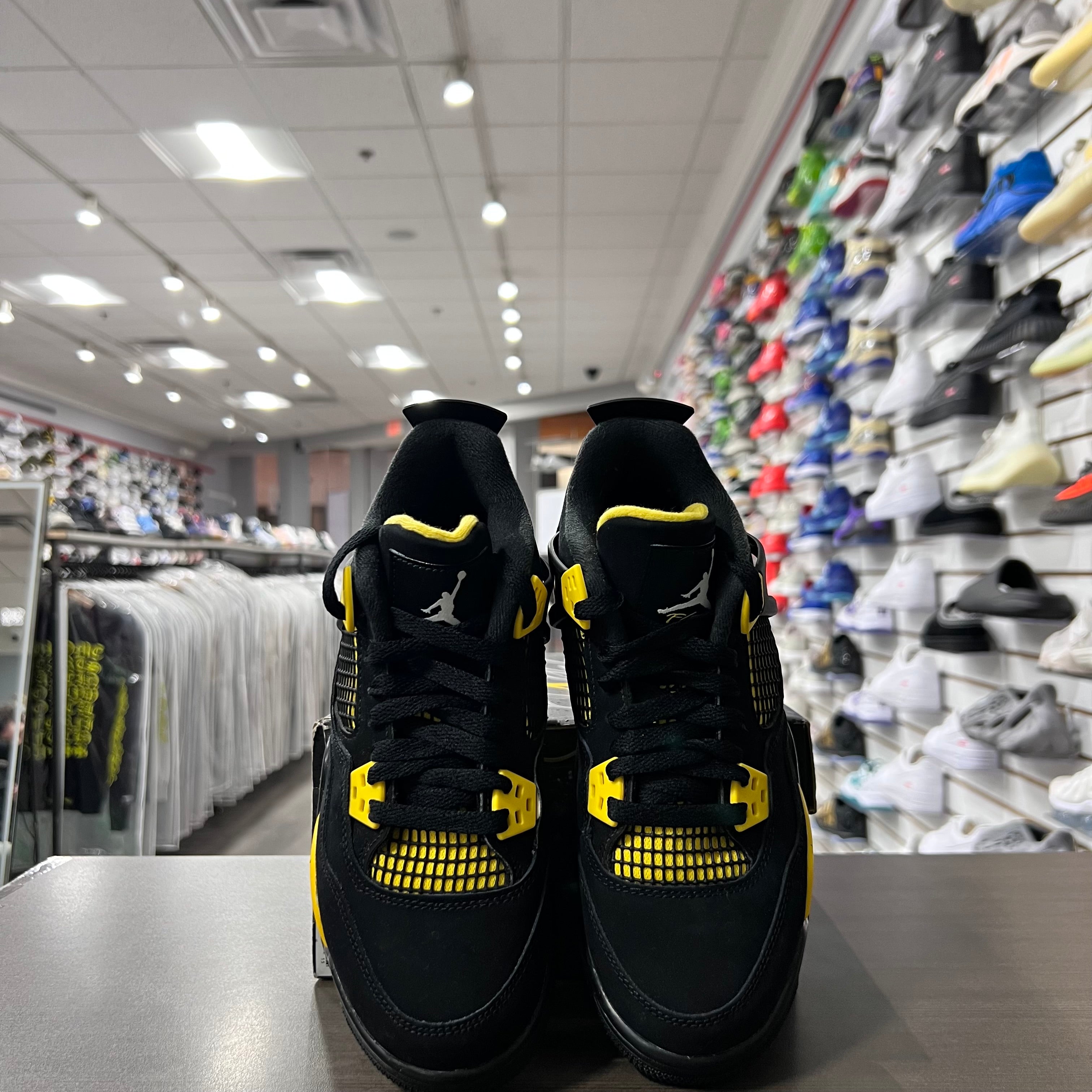Jordan Retro 4 Gs Thunder (Lightly Worn)
