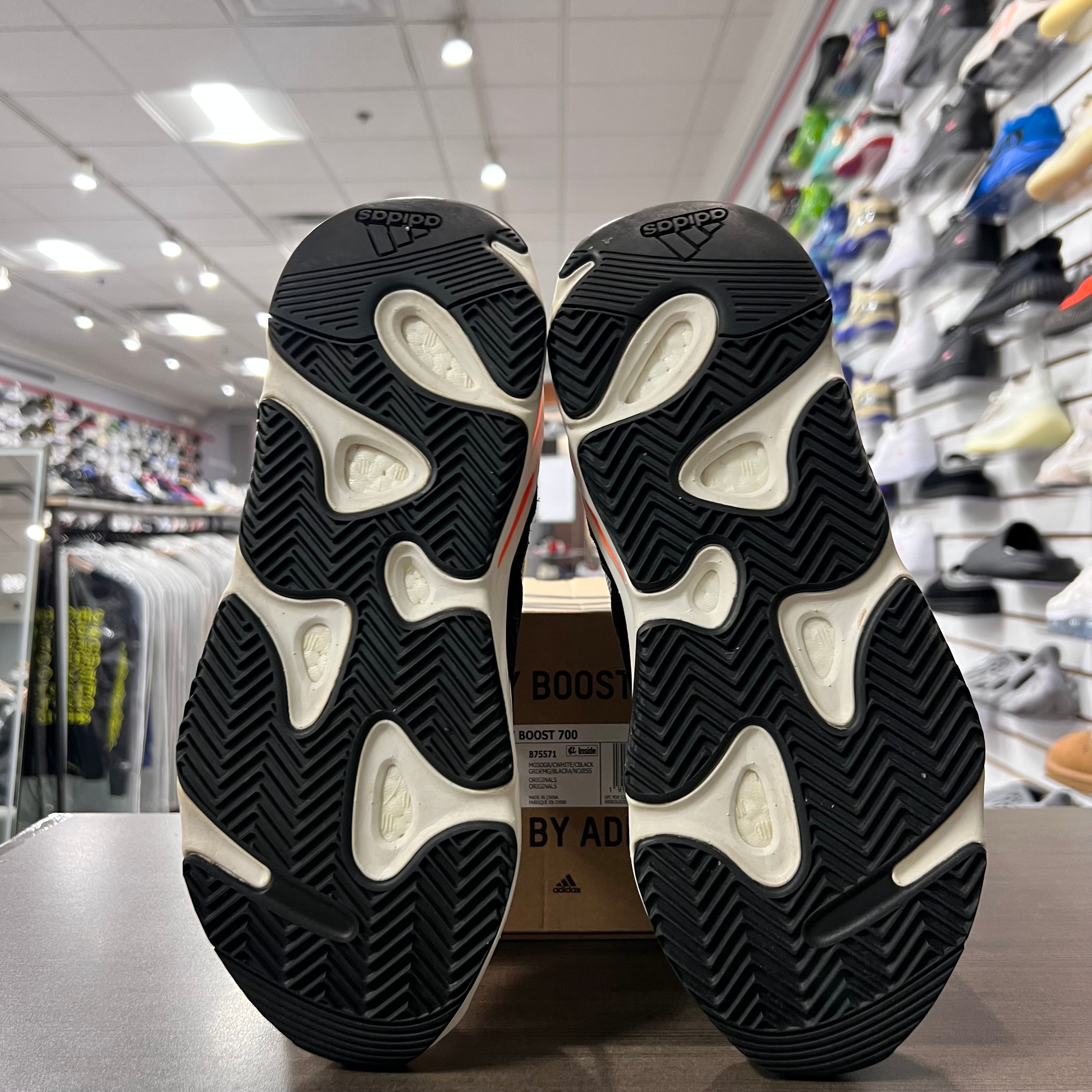 Yeezy 700 Wave Runner (Lightly Worn)