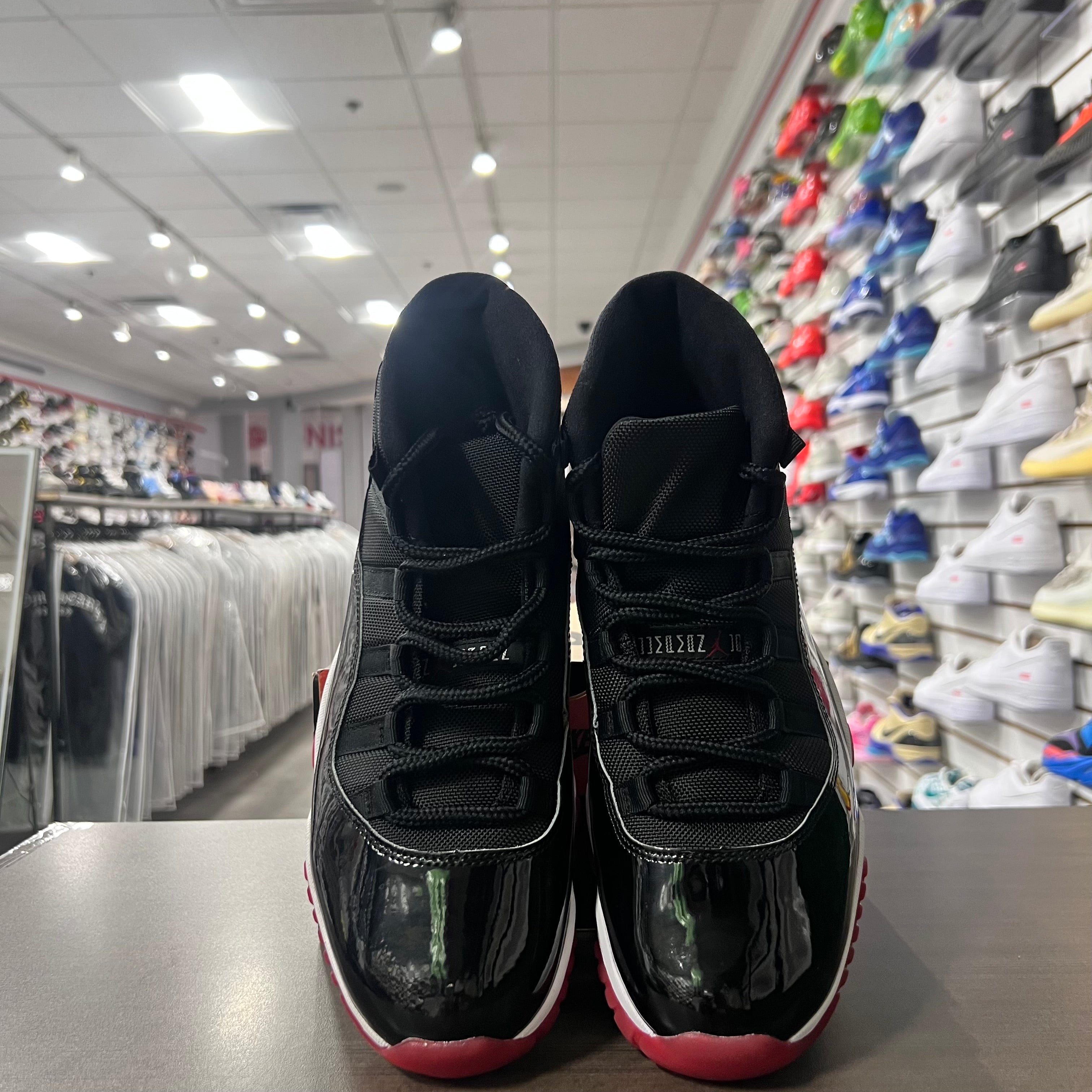 Jordan Retro 11 Mens Bred (Lightly Worn)