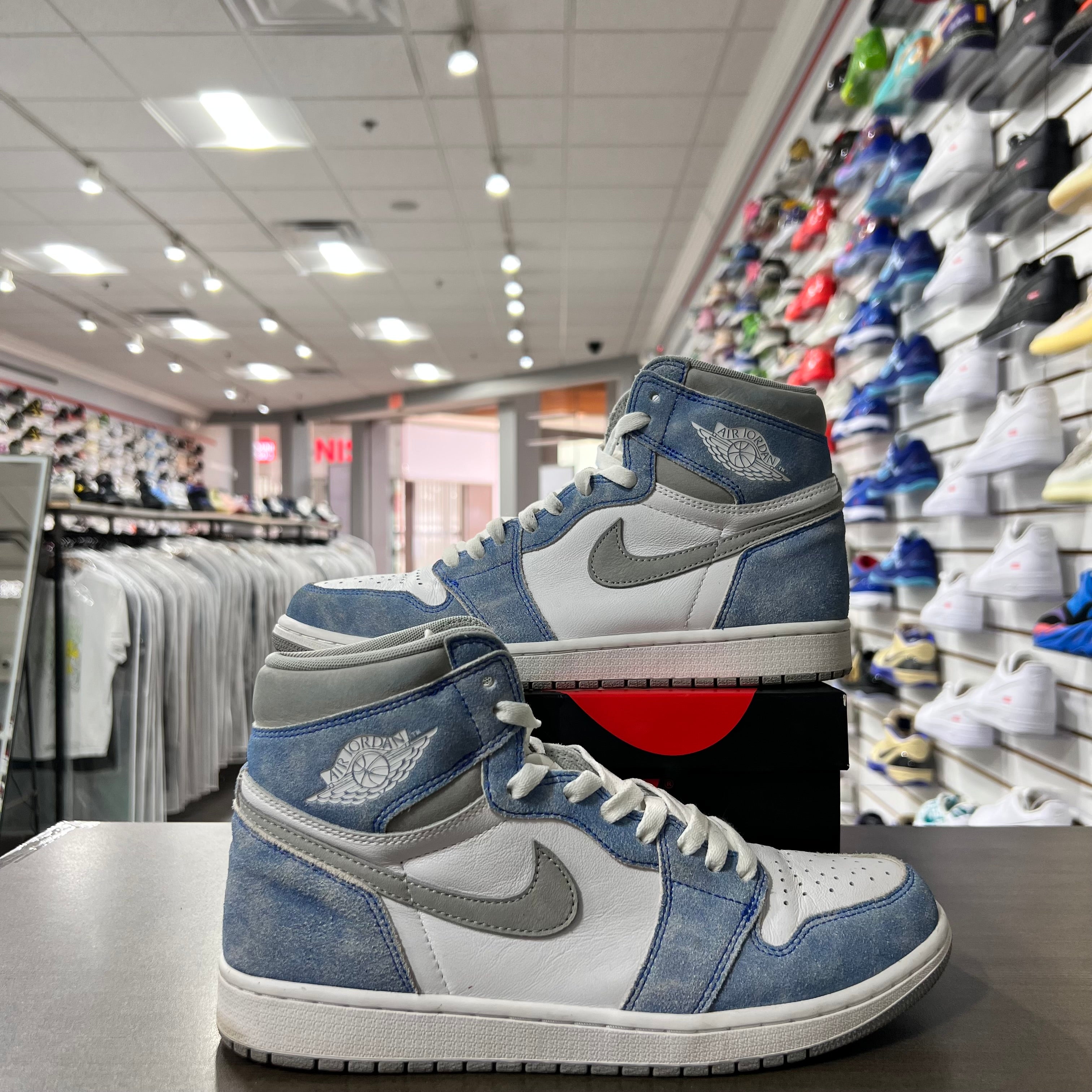 Jordan Retro 1 High Og Mens Hyper Royal (Lightly Worn)