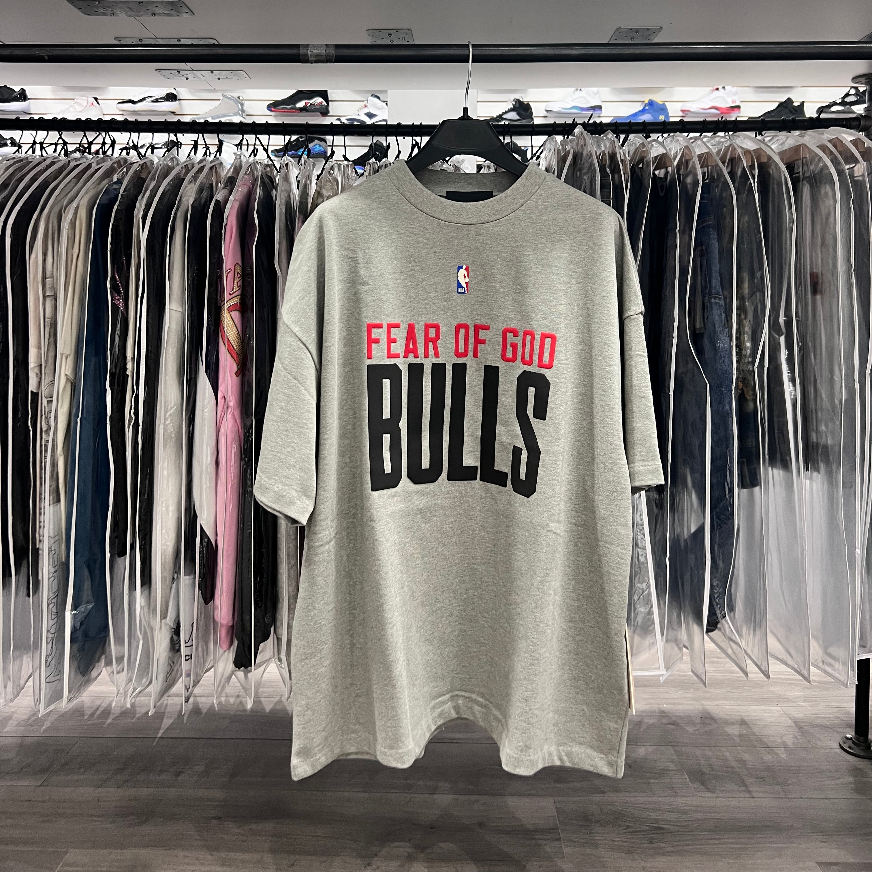 Fear Of God Essentials X Nba Bulls 90's Tee Concrete Heather