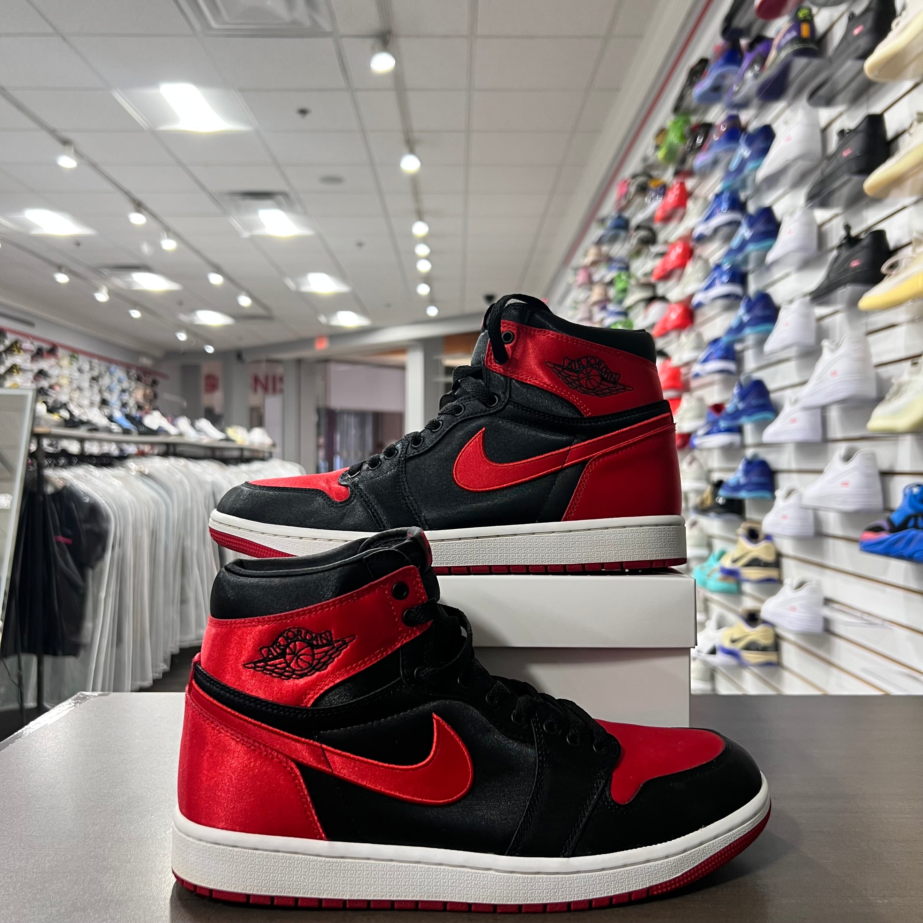Jordan Retro 1 High Og Mens Satin Bred (Lightly Worn+Replacement Box)
