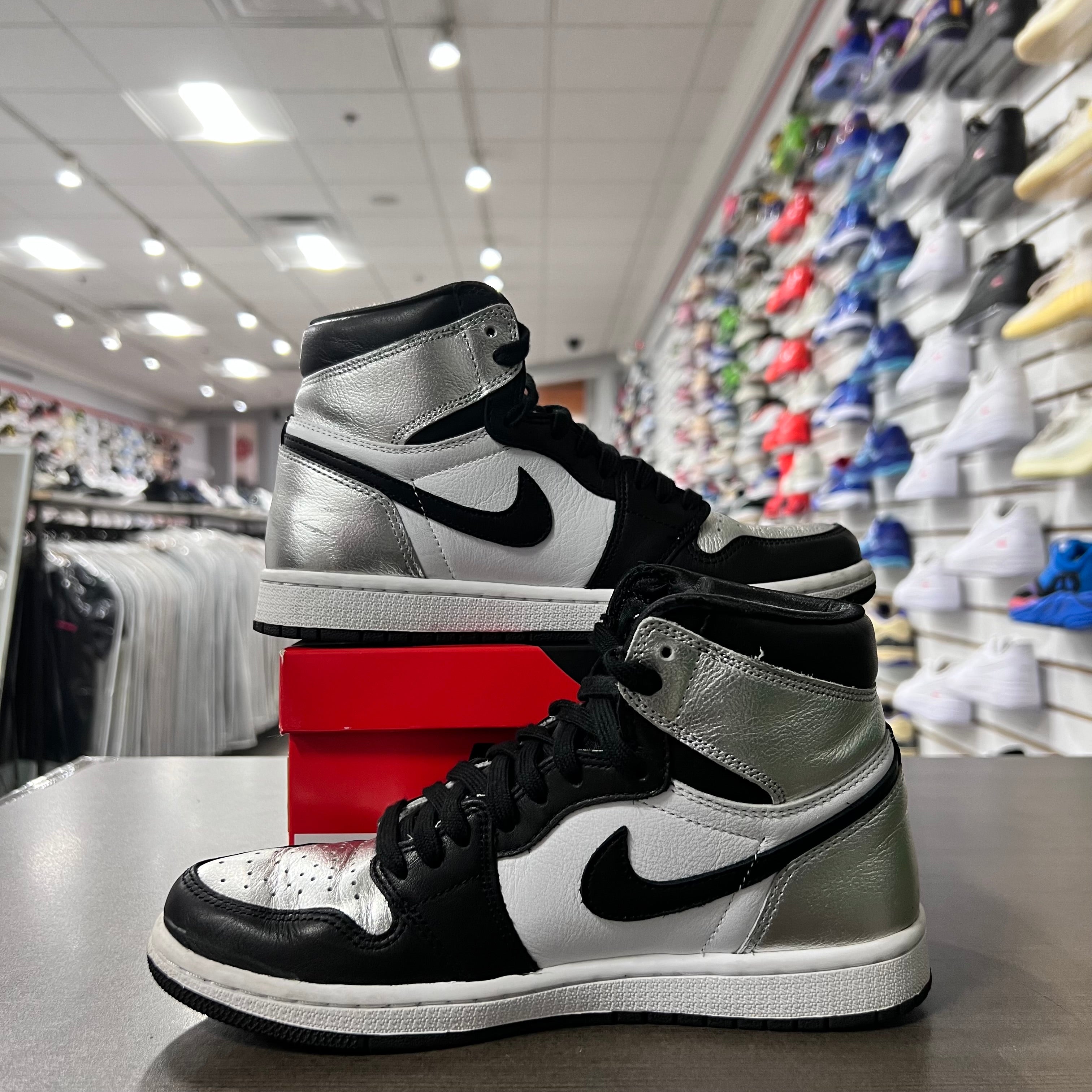 Jordan Retro 1 High Og Womens Silver Toe (Lighlty Worn)
