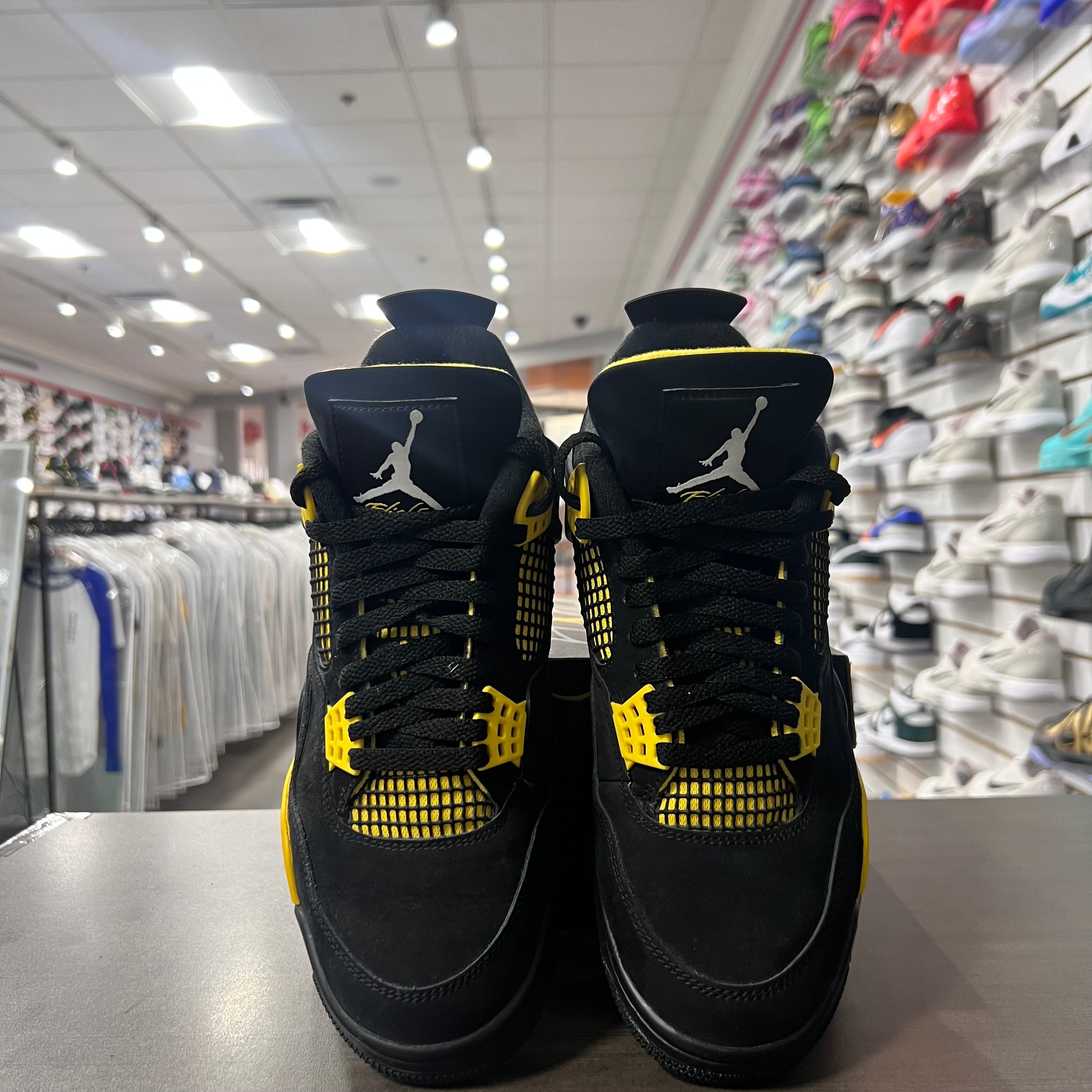 Jordan Retro 4 Mens Thunder (Lightly Worn)