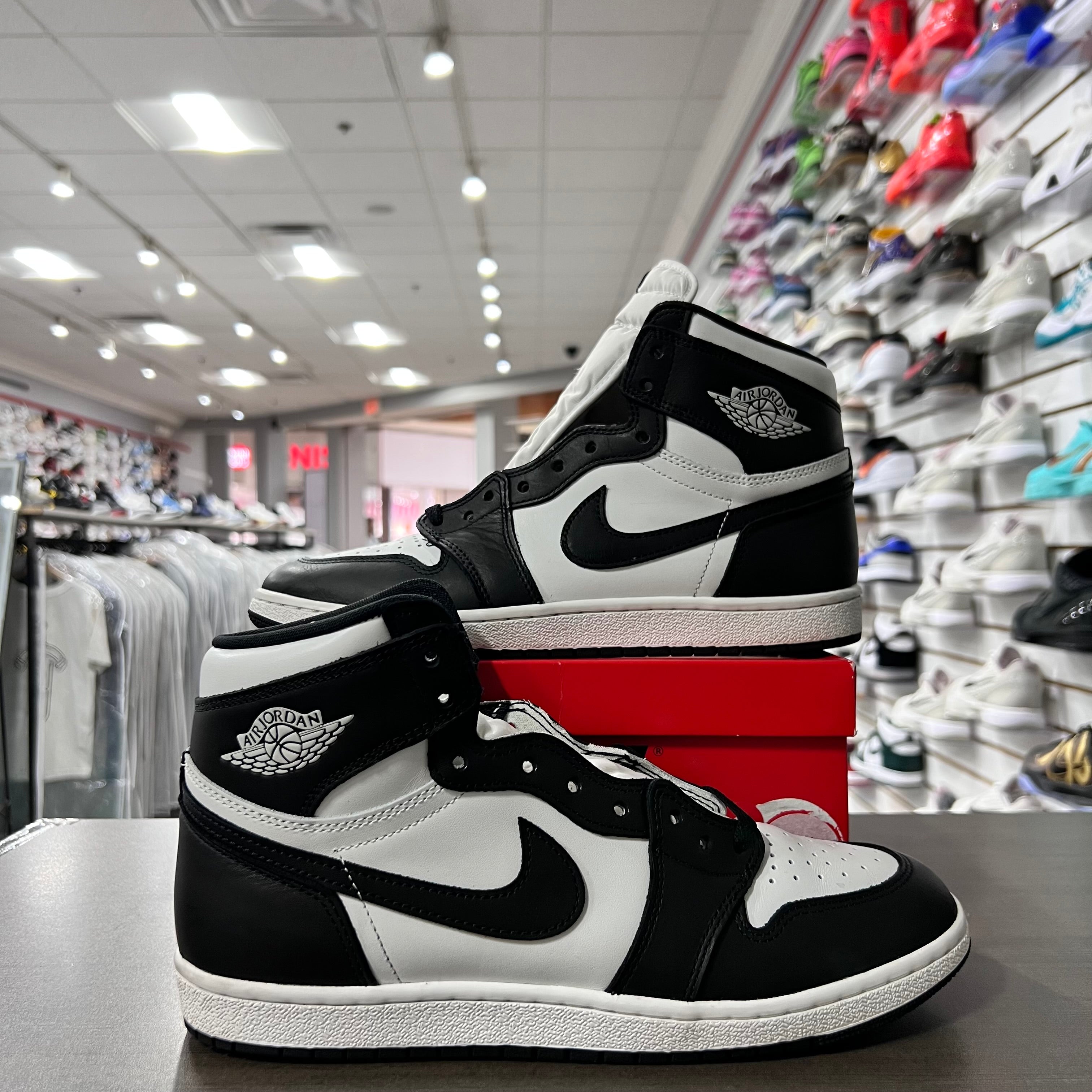 Jordan Retro 1 High 85 Black White (Lightly Worn)