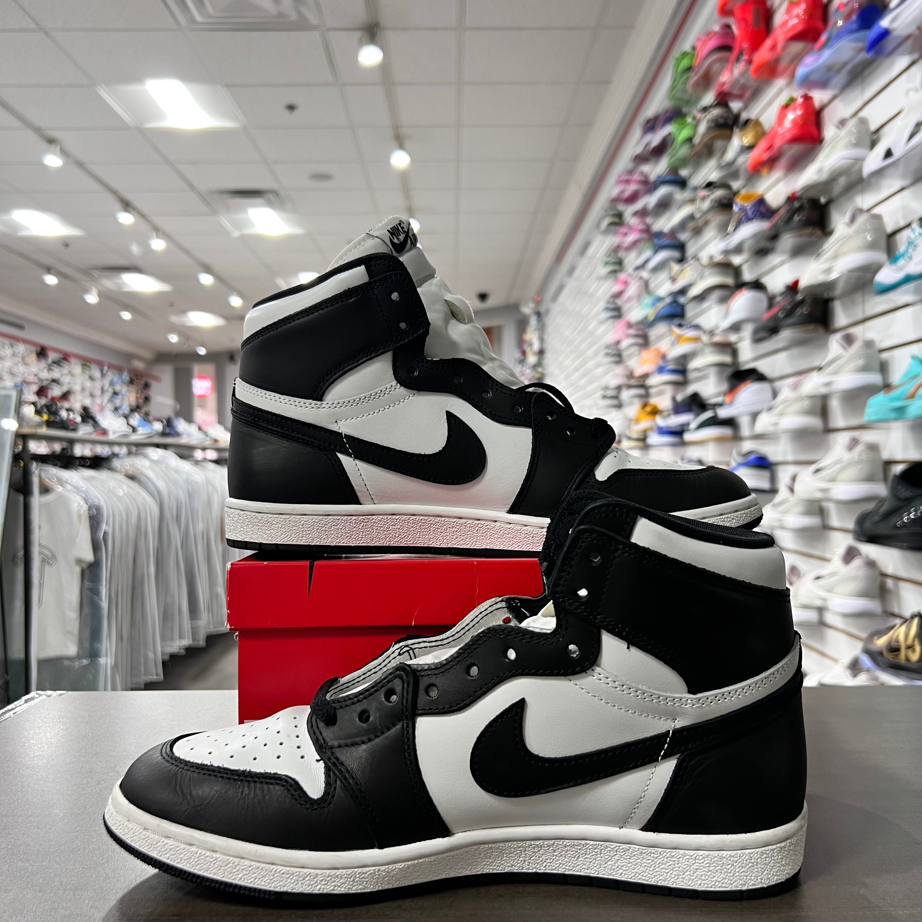 Jordan Retro 1 High 85 Black White (Lightly Worn)