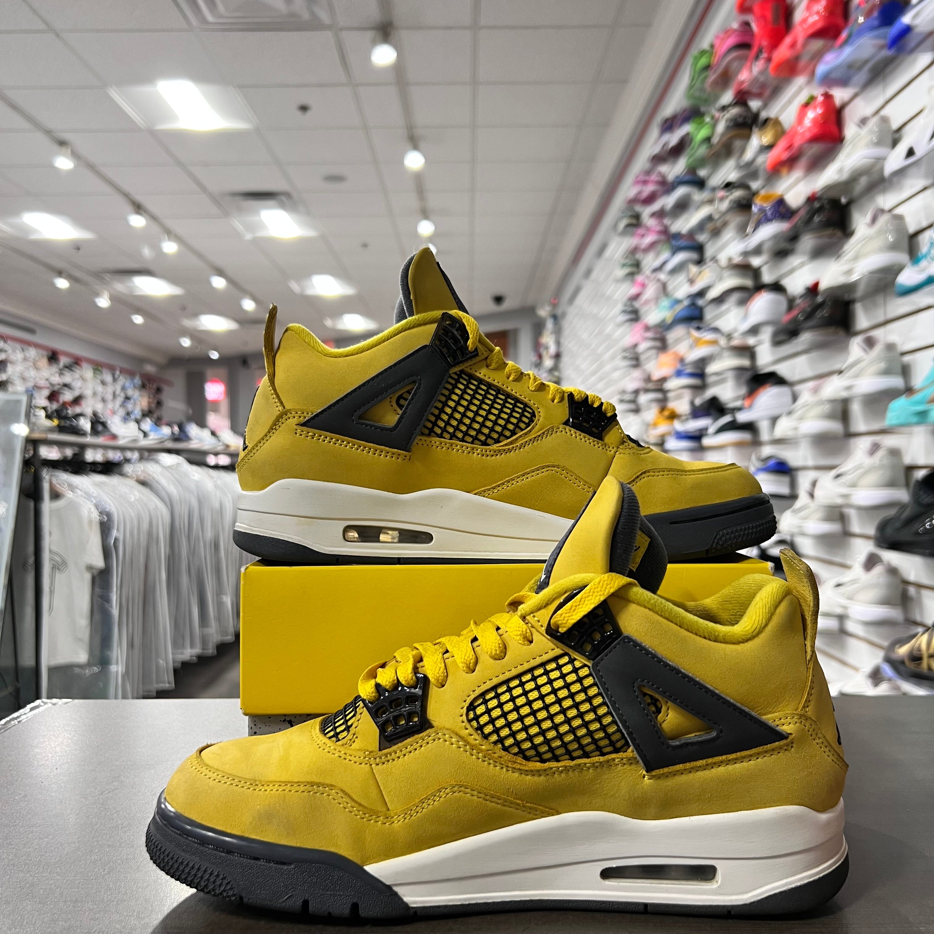 Jordan Retro 4 Mens Lightning (Lightly Worn)