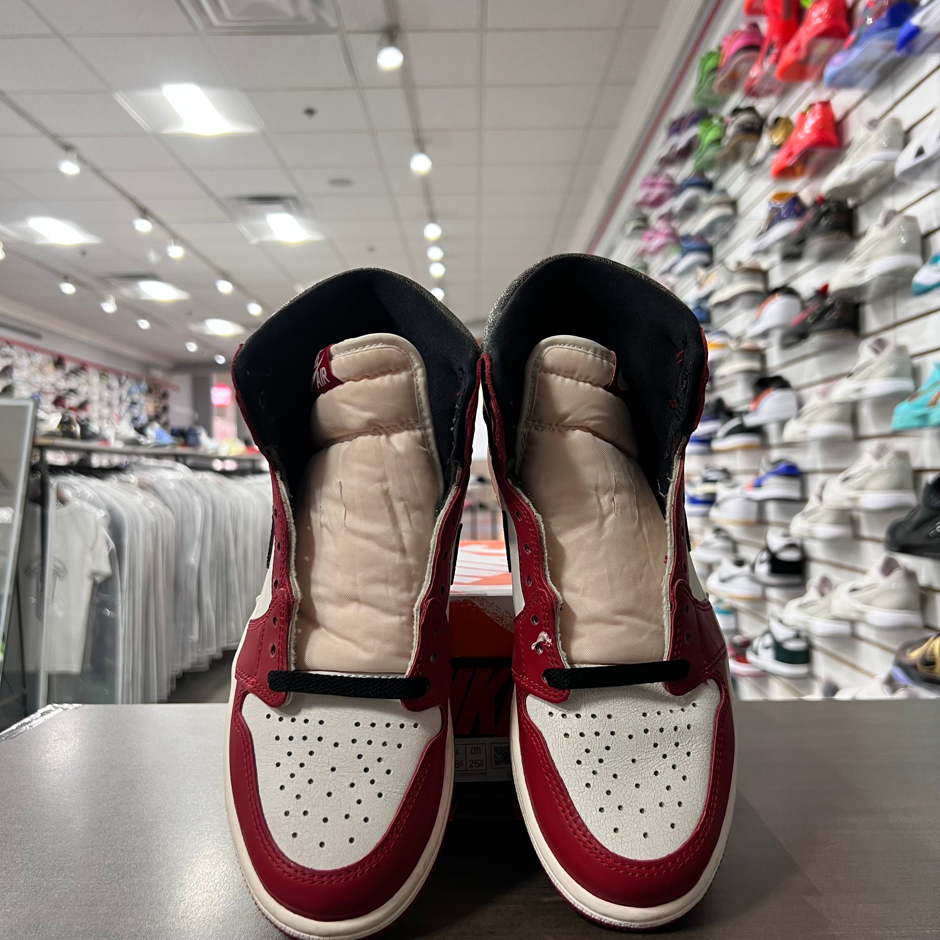 Jordan Retro 1 High Og Mens Lost And Found (Lightly Worn)