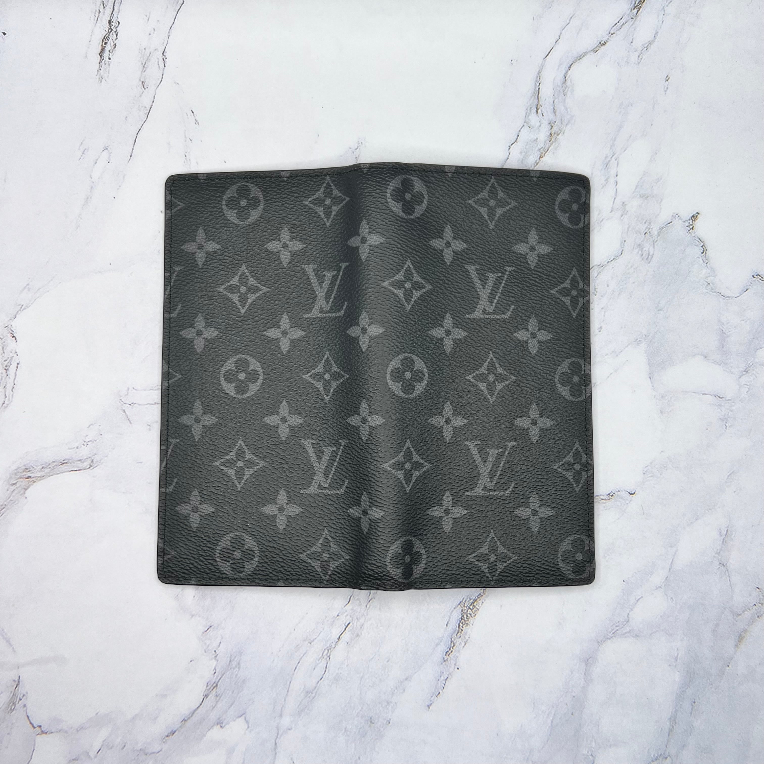 Louis Vuitton Brazza Wallet Black (Lightly Worn)