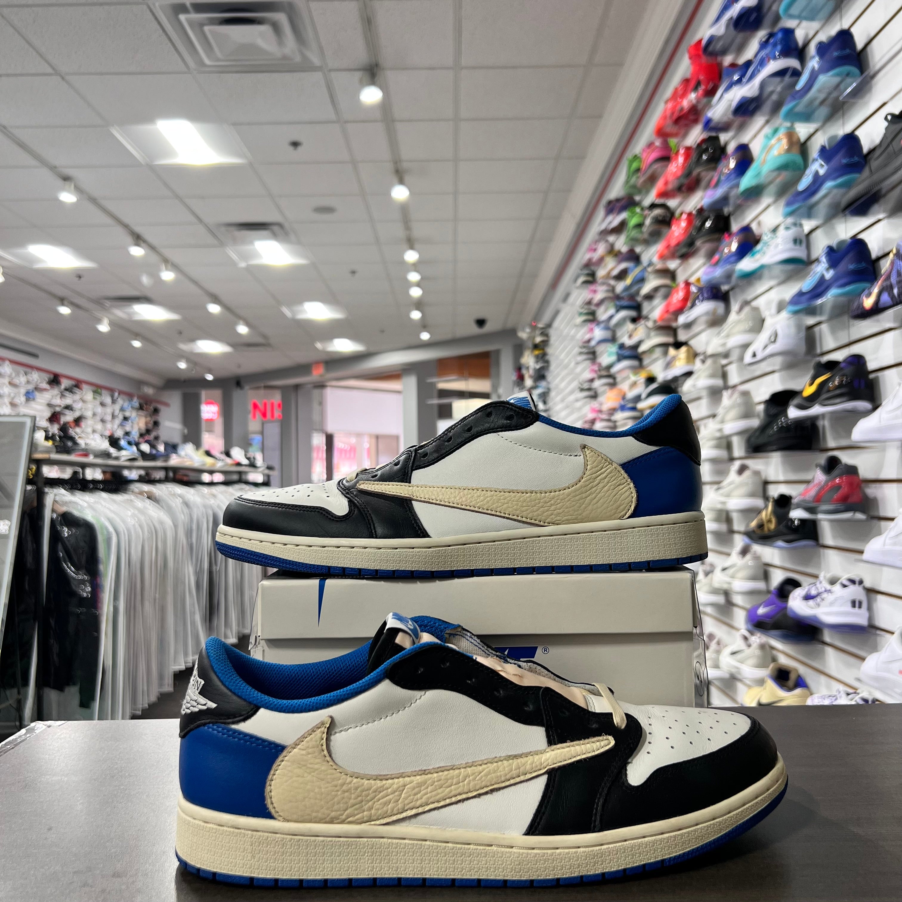 Jordan Retro Low 1 OG SP Fragment x Travis Scott (Lightly Worn)