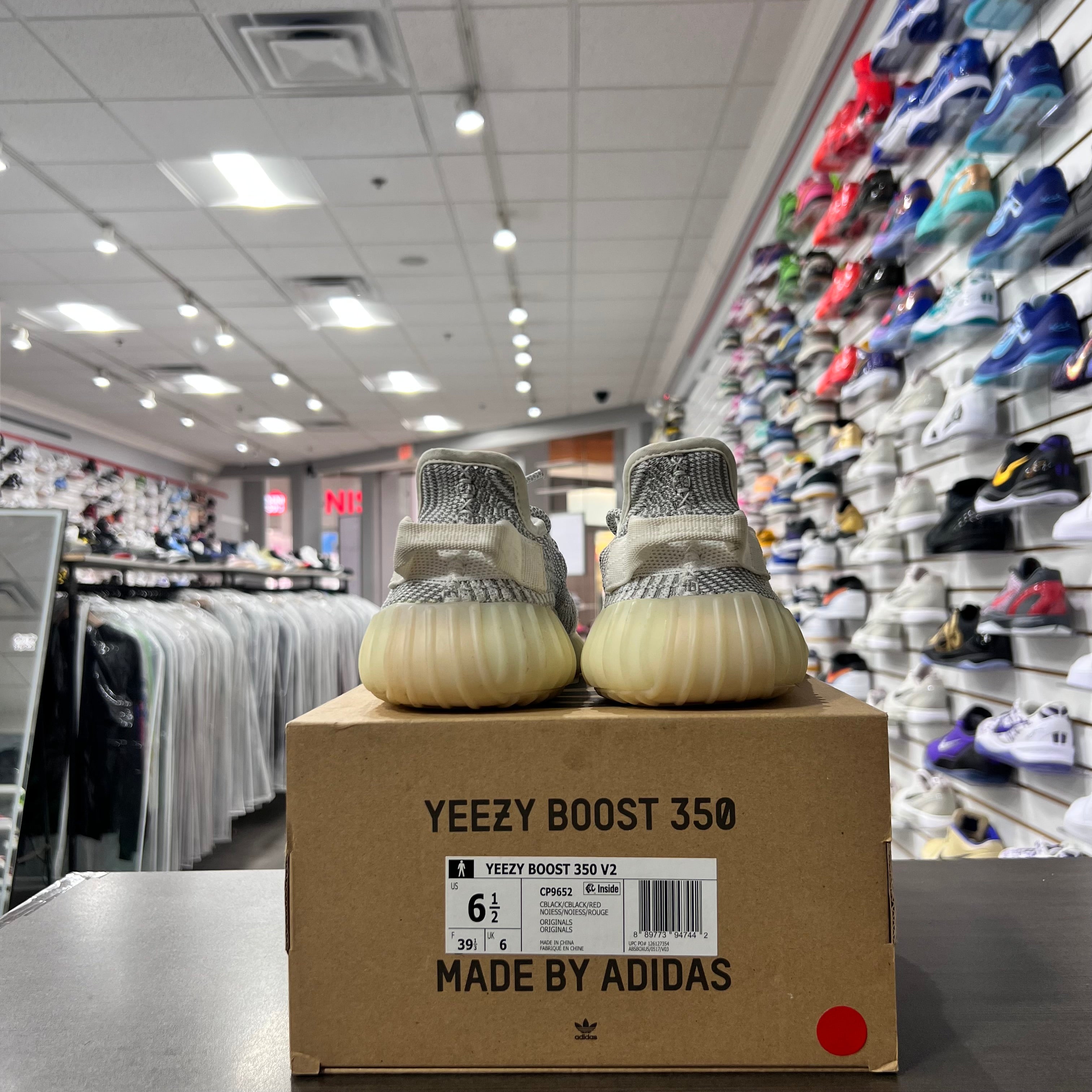 Yeezy 350 V2 Static Non Reflective White (Lightly Worn+Replacement Box)