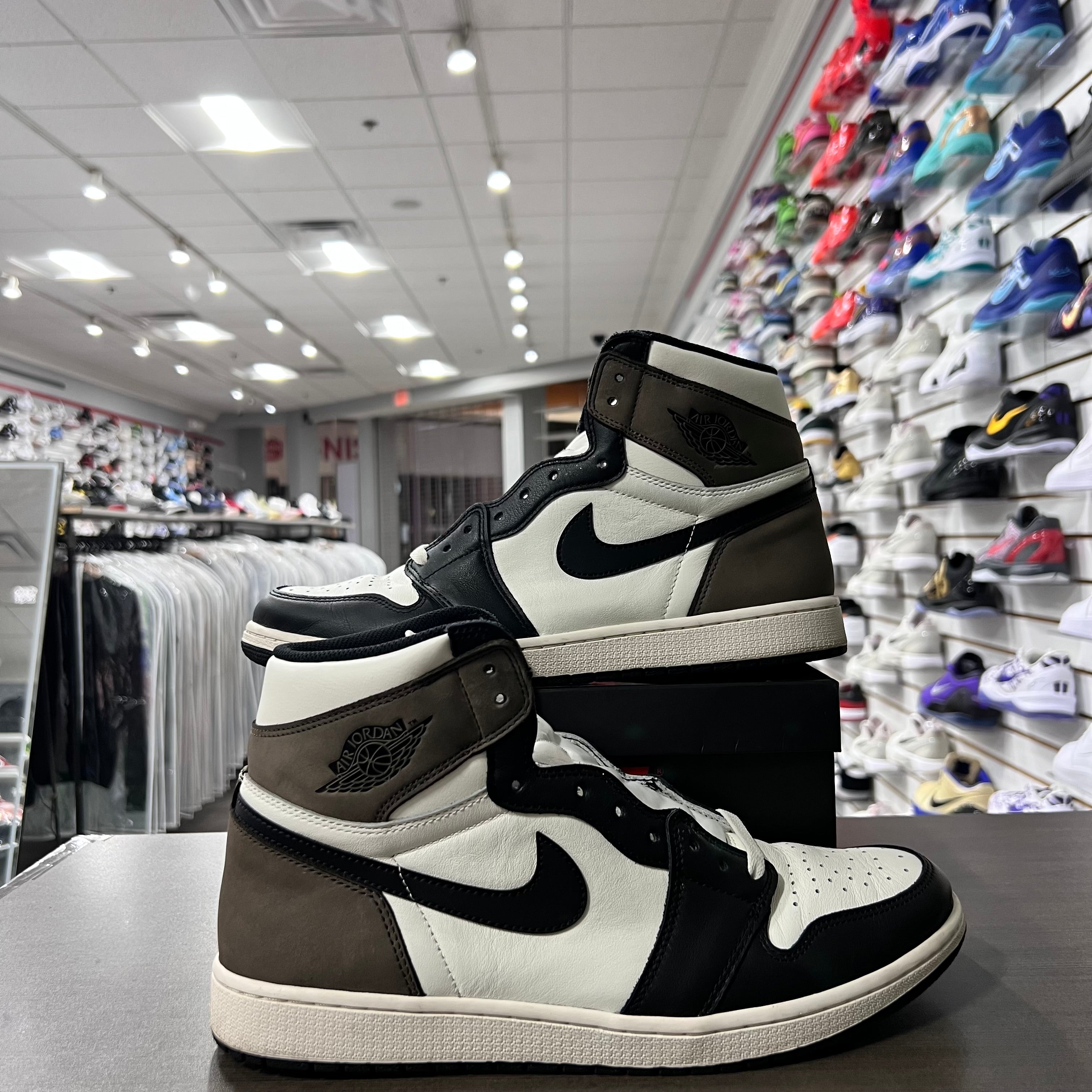 Jordan Retro 1 High Og Mens Mocha (Lightly Worn)