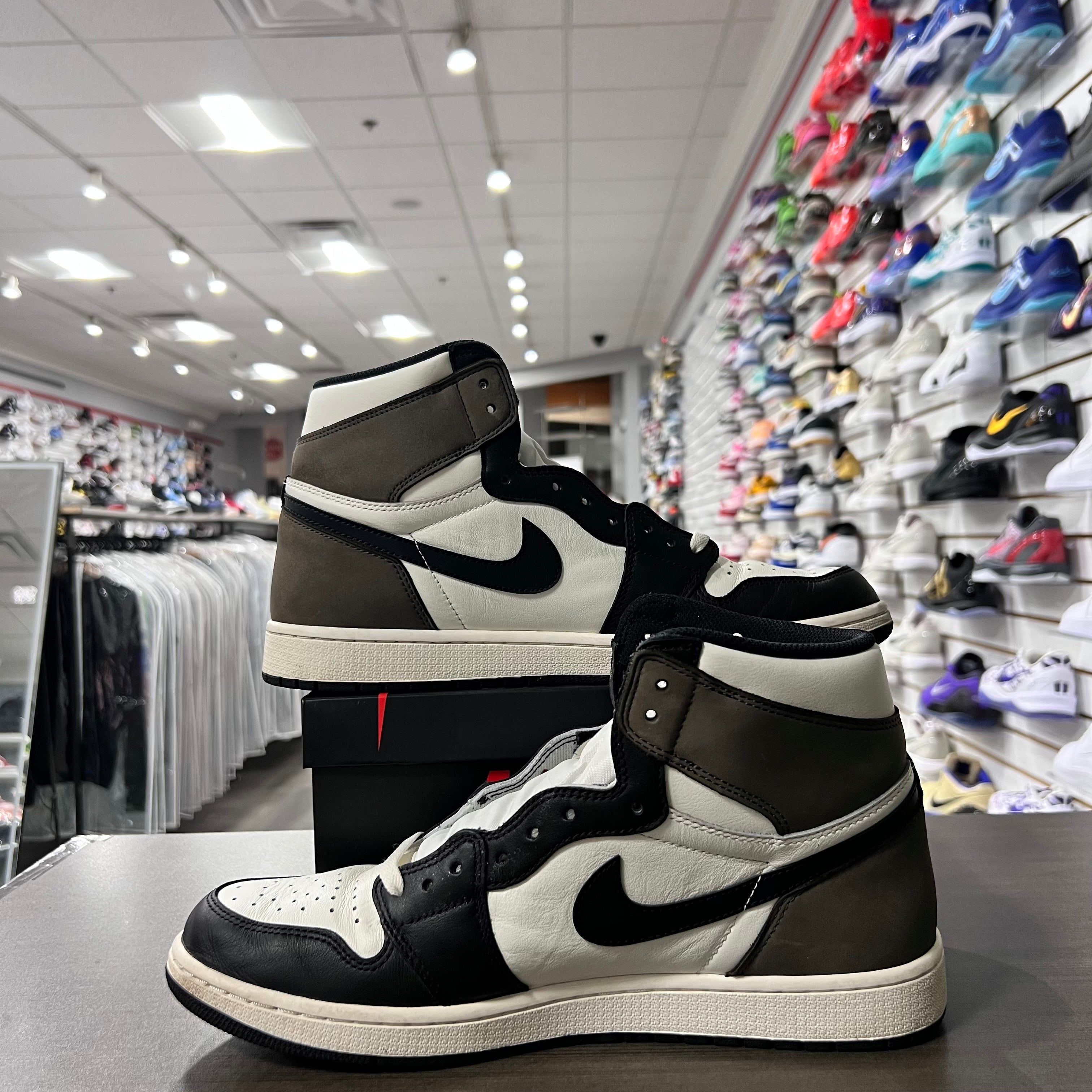 Jordan Retro 1 High Og Mens Mocha (Lightly Worn)