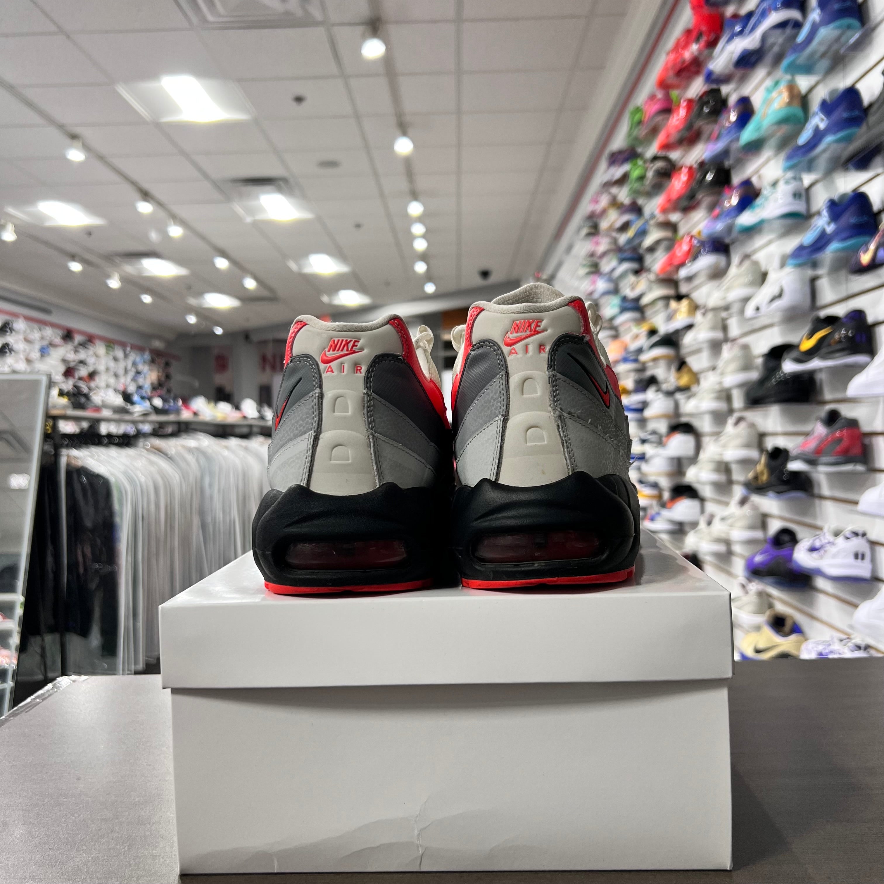 Nike Air Max 95 Mens Crimson Comet (Lightly Worn+Replacement Box)