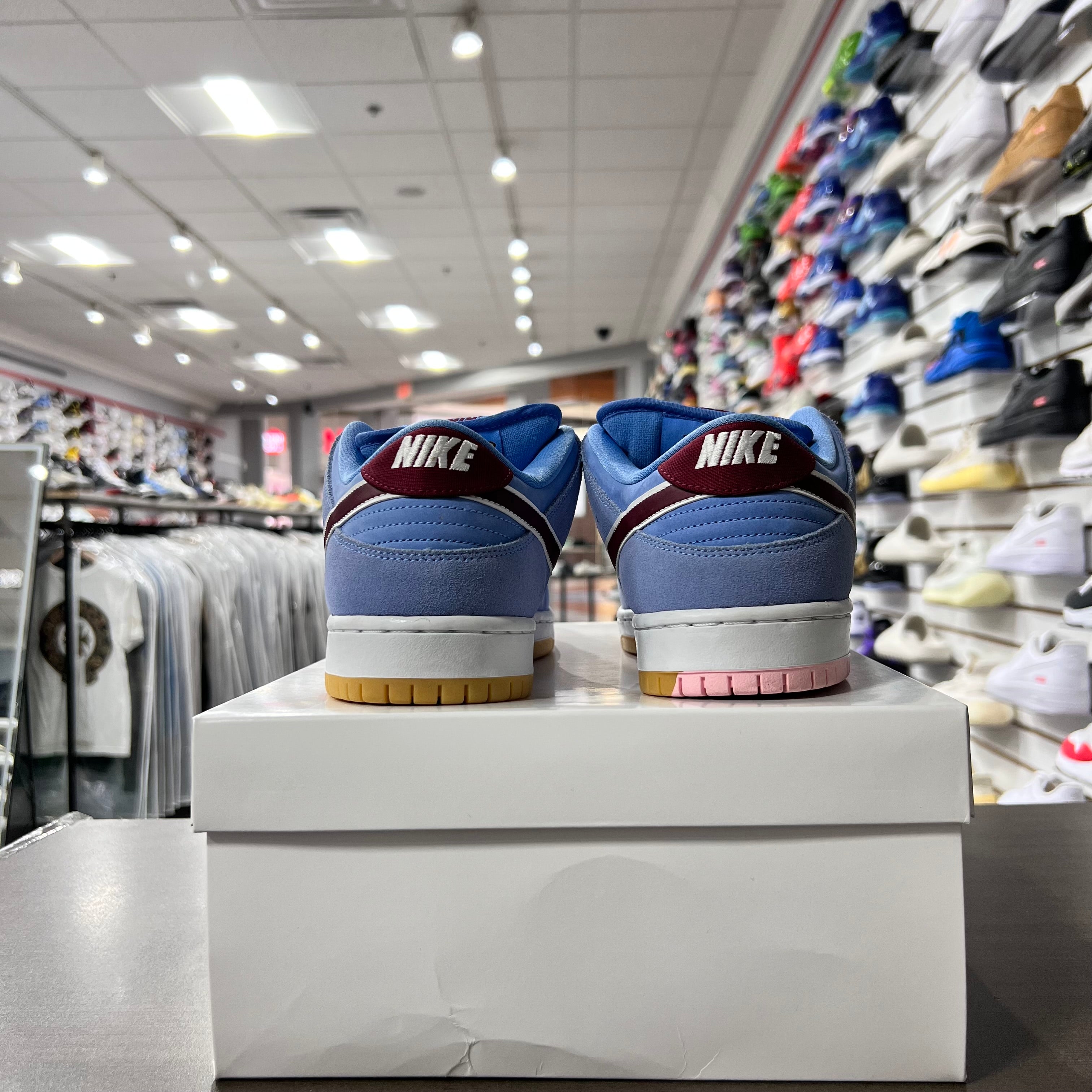 Nike SB Dunk Low Philadelphia Phillies (Lightly Worn+Replacement Box)