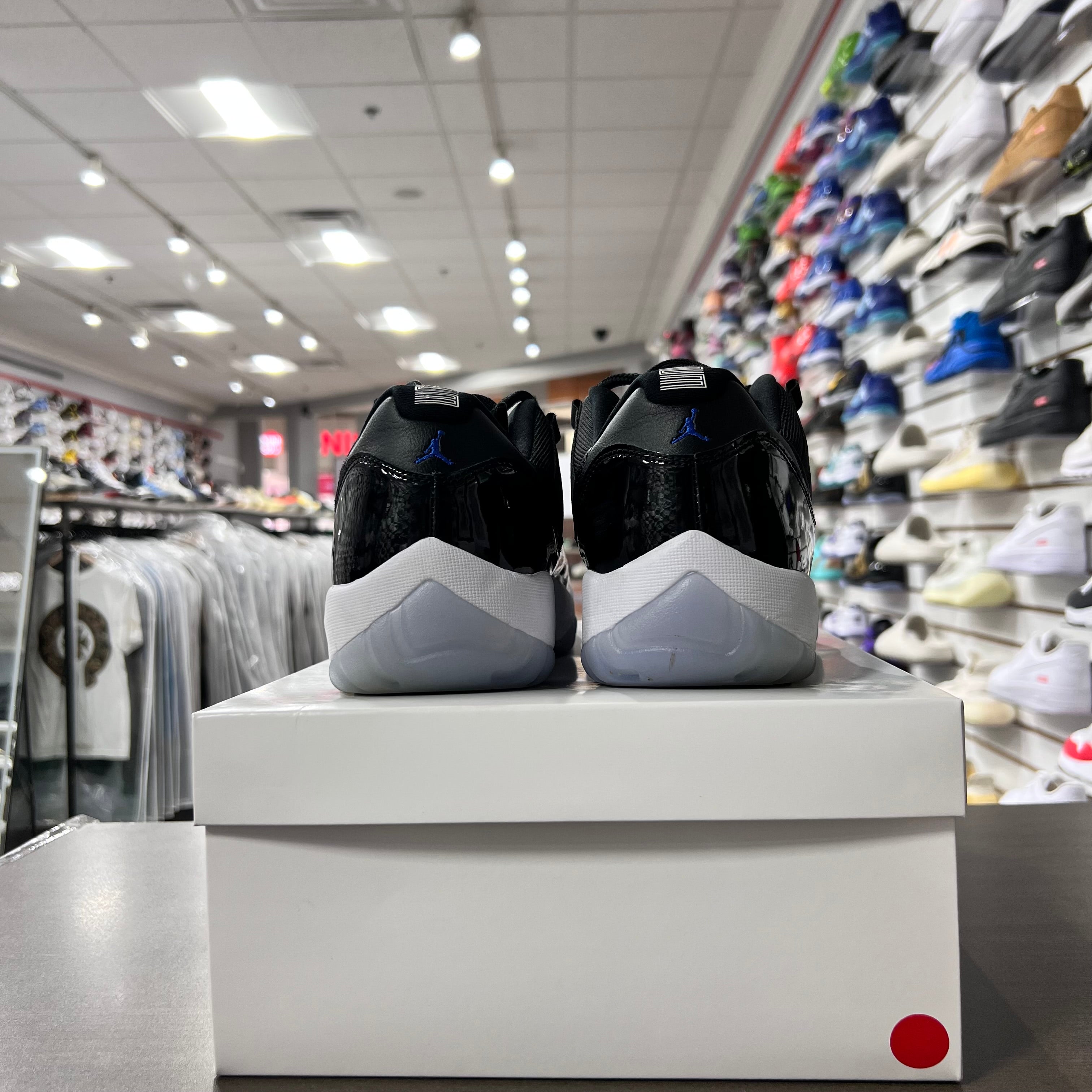 Jordan Retro 11 Low Mens Space Jam (Lightly Worn)