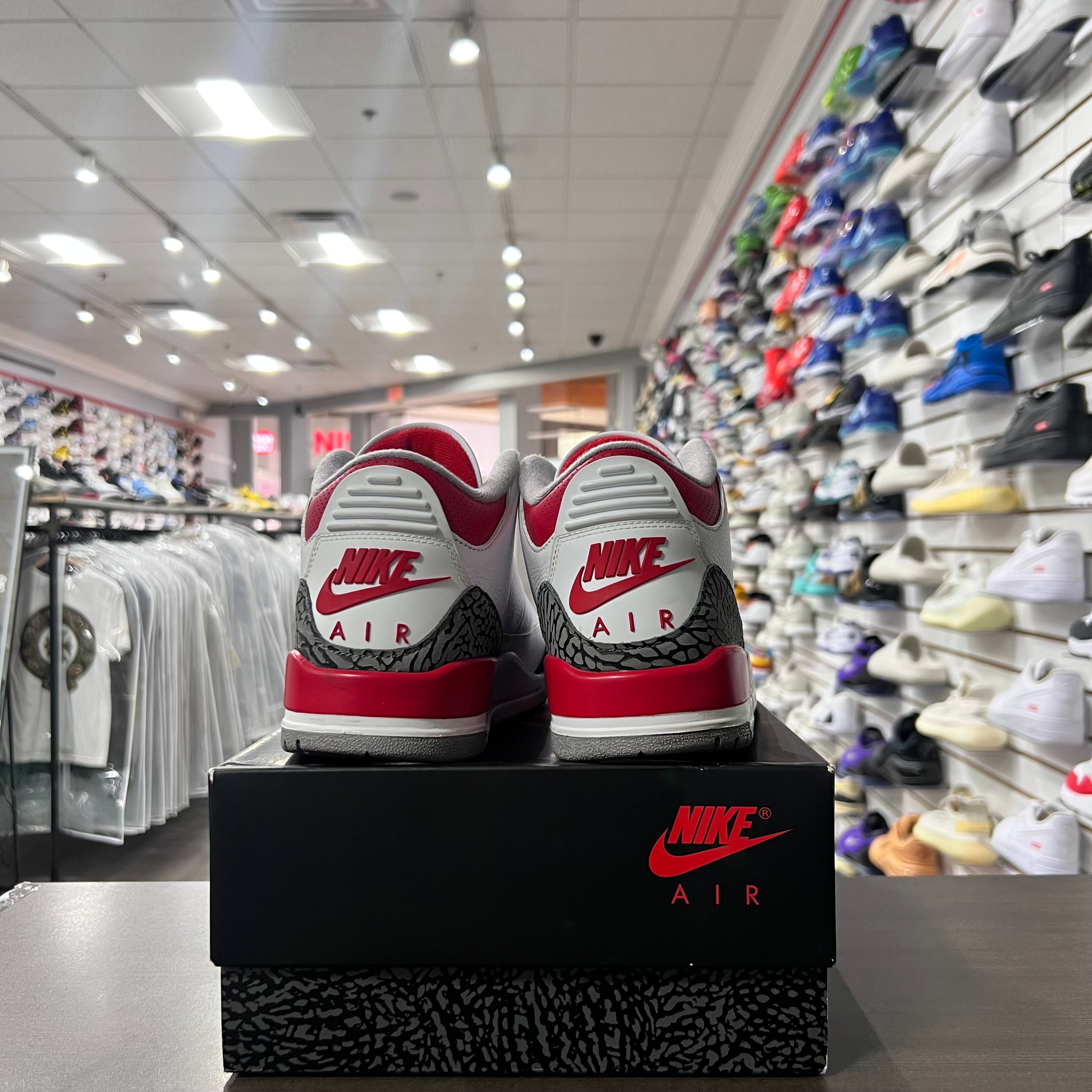 Jordan Retro 3 Mens Fire Red (Lightly Worn)