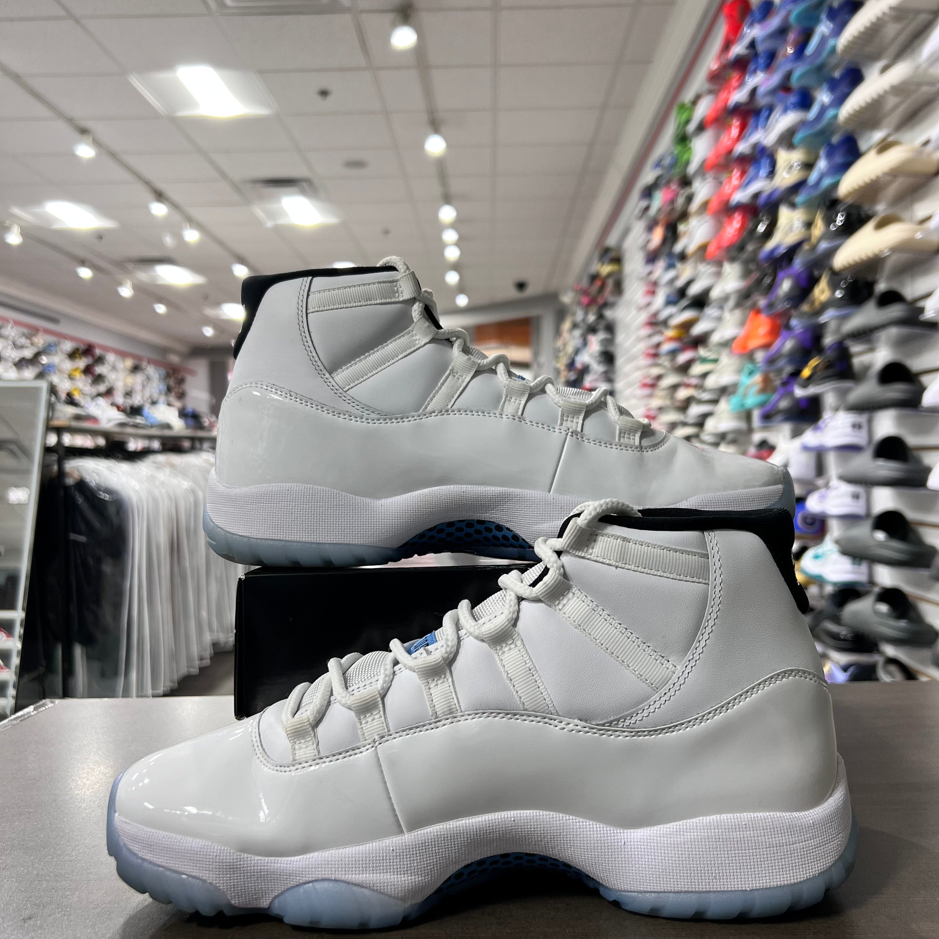 Jordan Retro 11 Mens Legend Blue 2024(Lightly Worn)