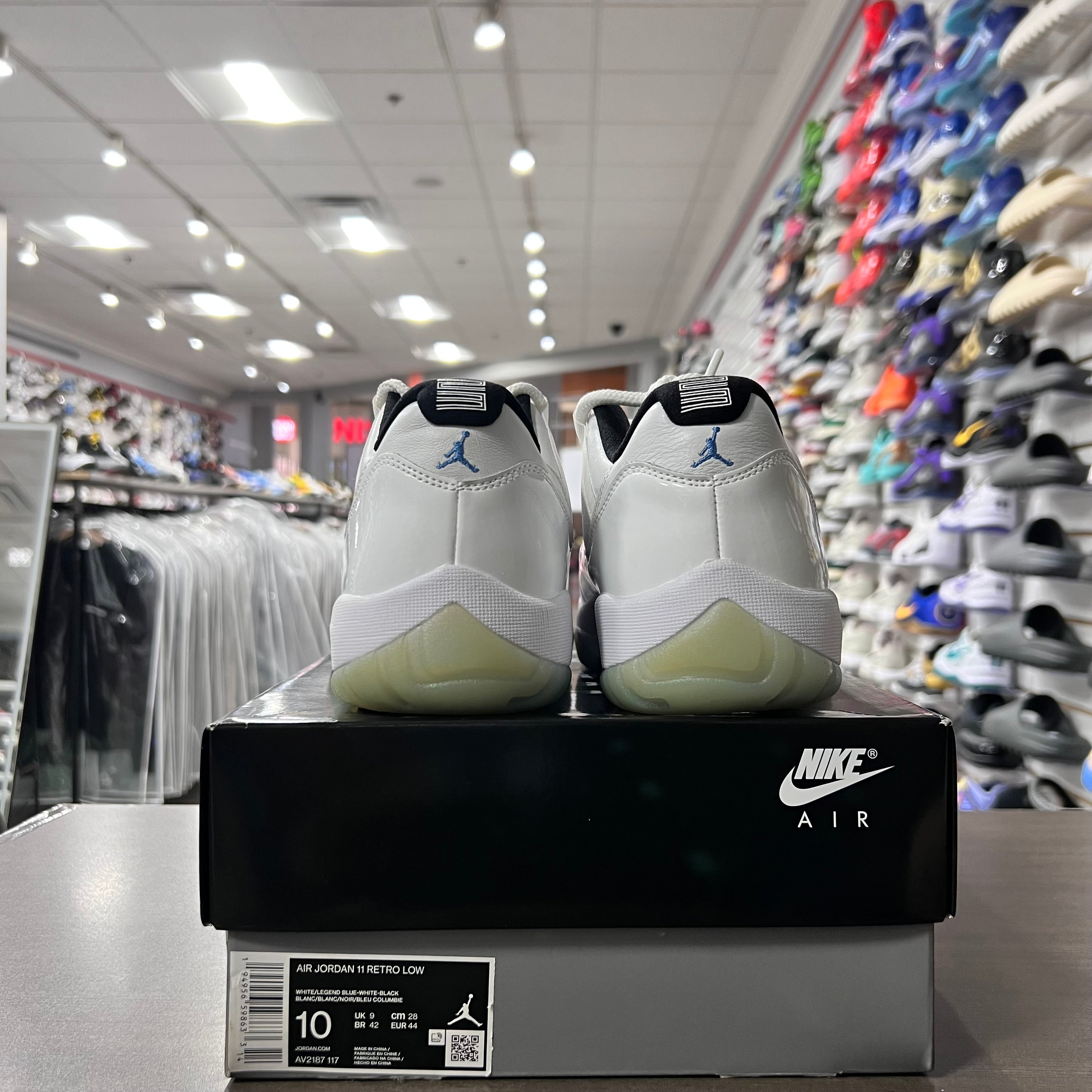 Jordan Retro 11 Low Mens Legend Blue (Lightly Worn)