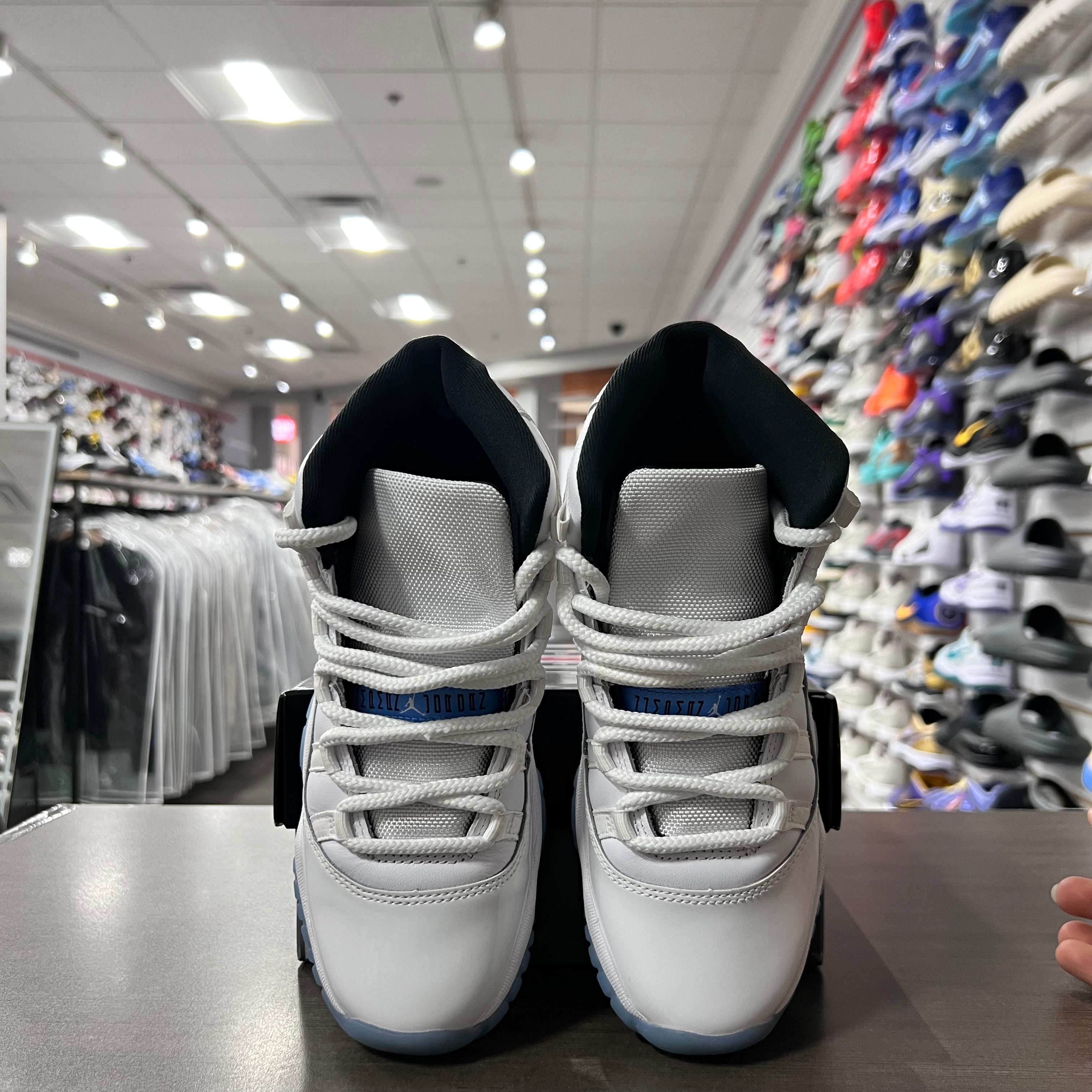 Jordan Retro 11 Gs Legend Blue (Lightly Worn)