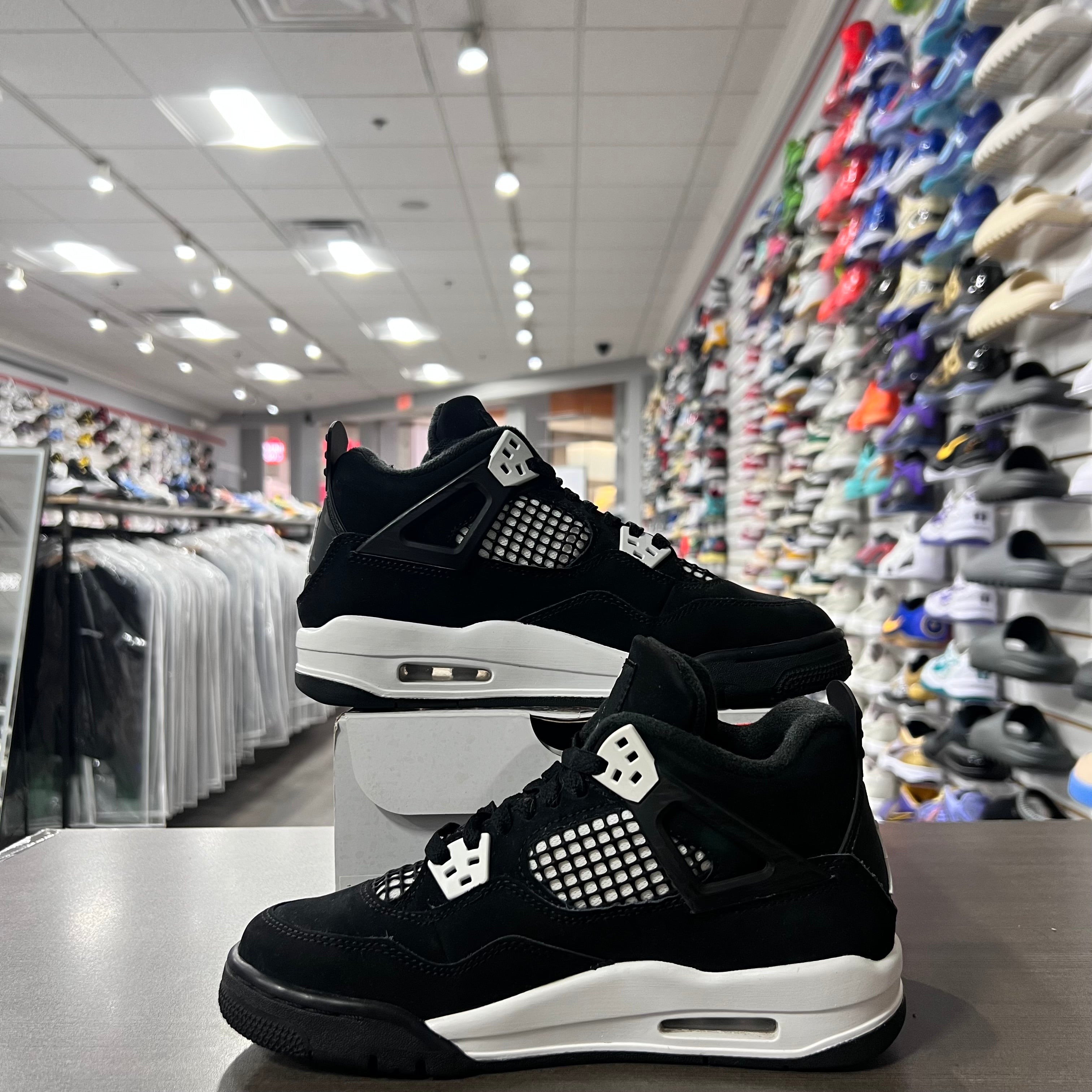 Jordan Retro 4 Gs White Thunder (Lightly Worn)