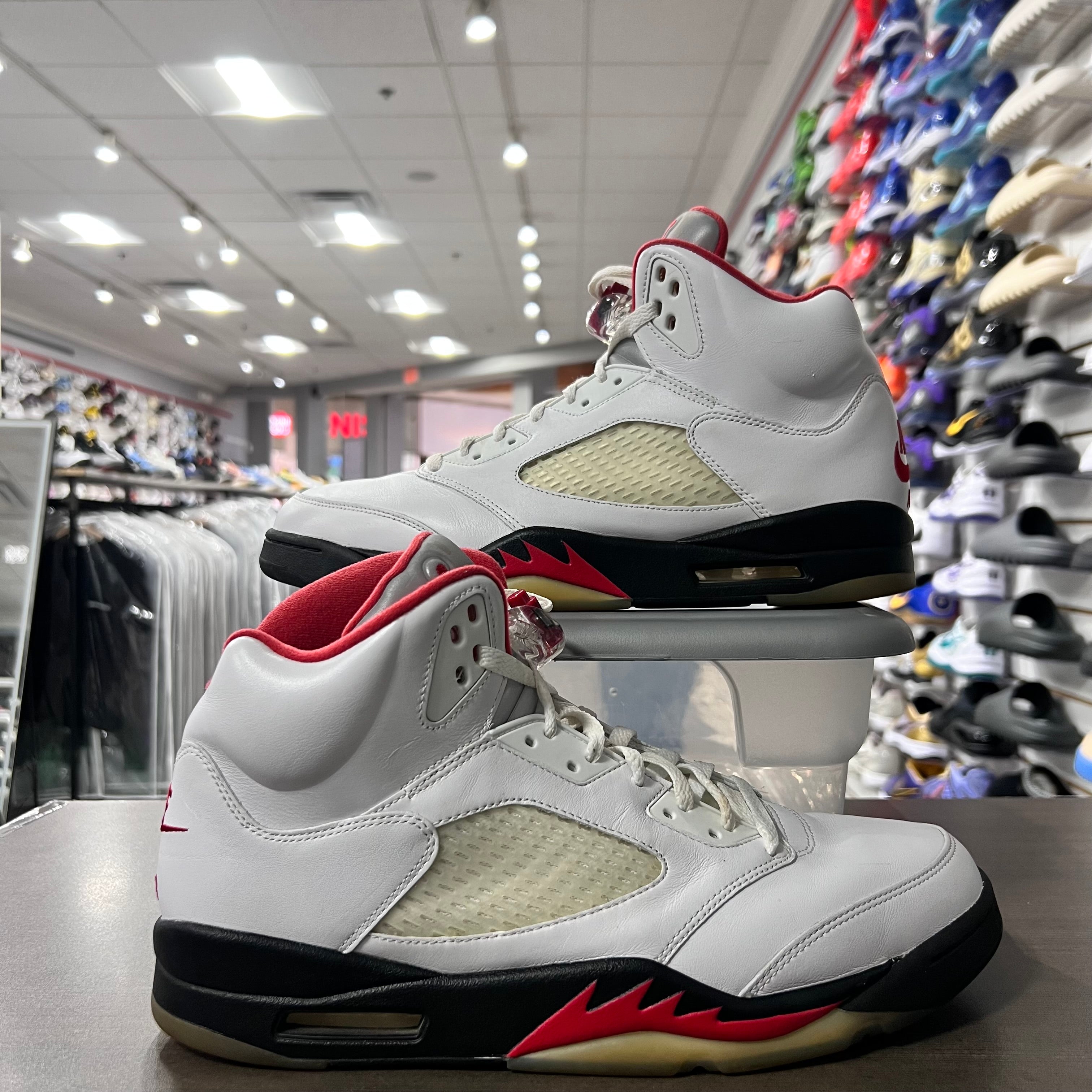 Jordan 5 Retro Fire Red Silver Tongue (2020)(Lightly Worn+Replacement Box)