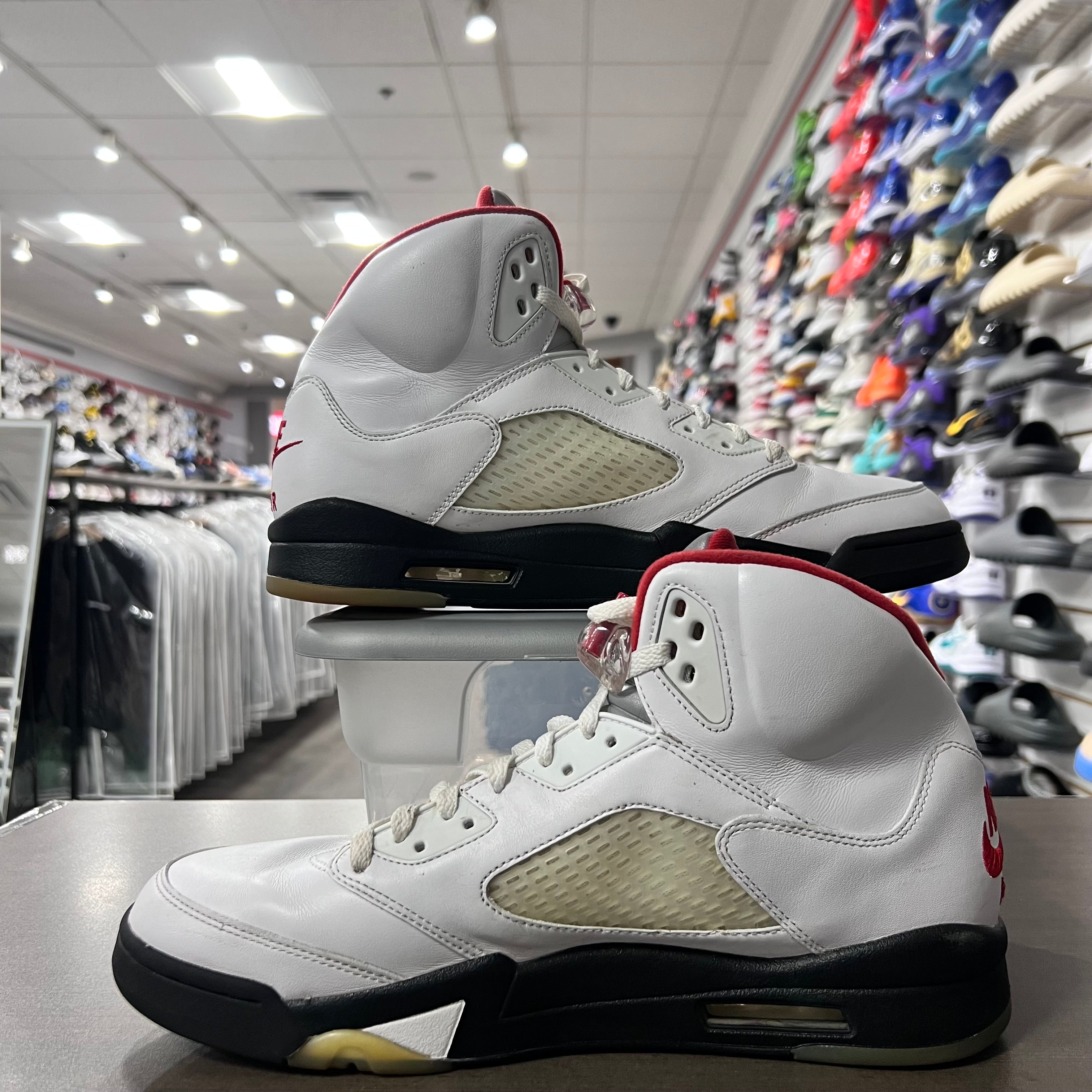 Jordan 5 Retro Fire Red Silver Tongue (2020)(Lightly Worn+Replacement Box)