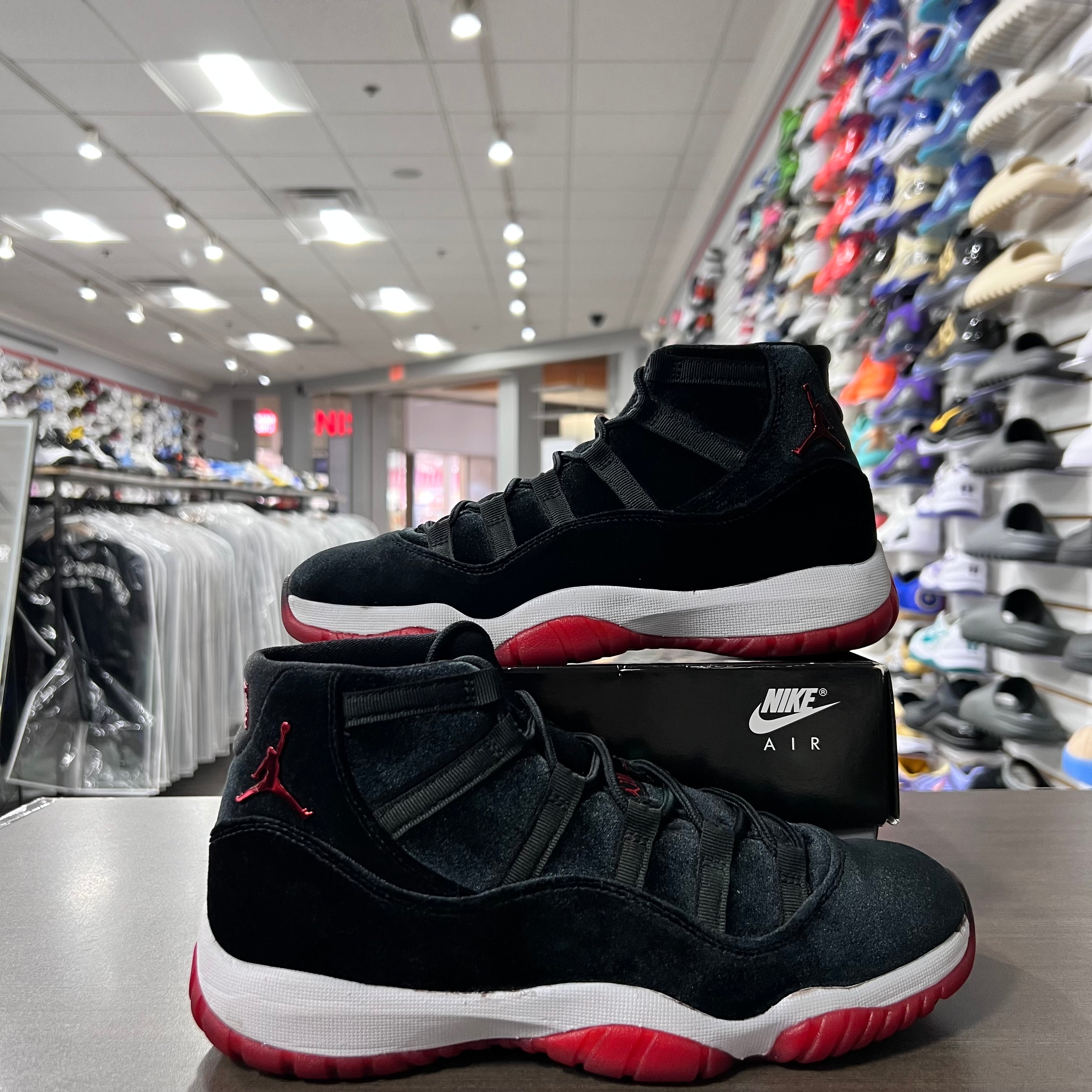 Jordan Retro 11 Womens Bred Velvet (Lightly Worn)