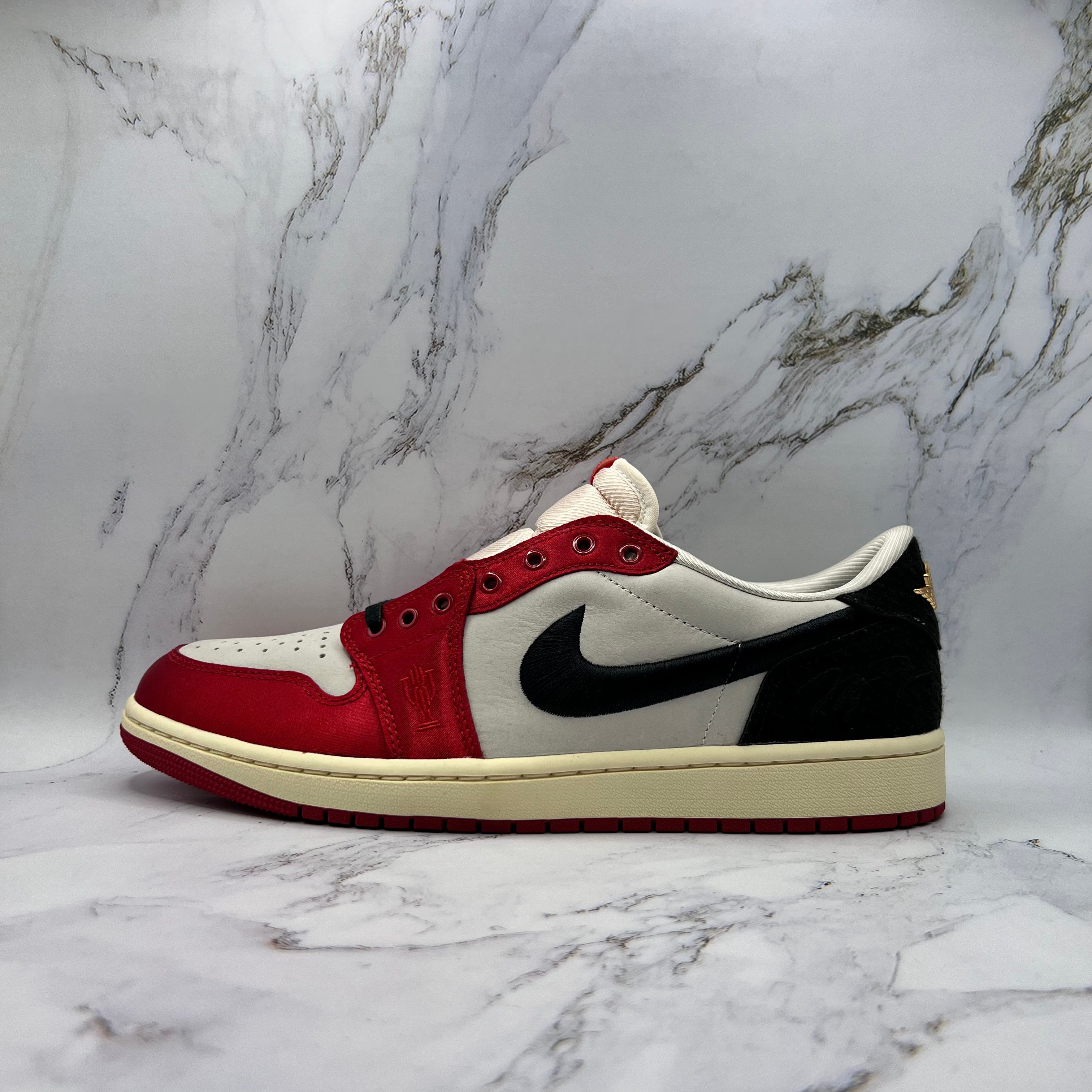Jordan Retro 1 Low Og Mens Trophy Room Rookie Card Away