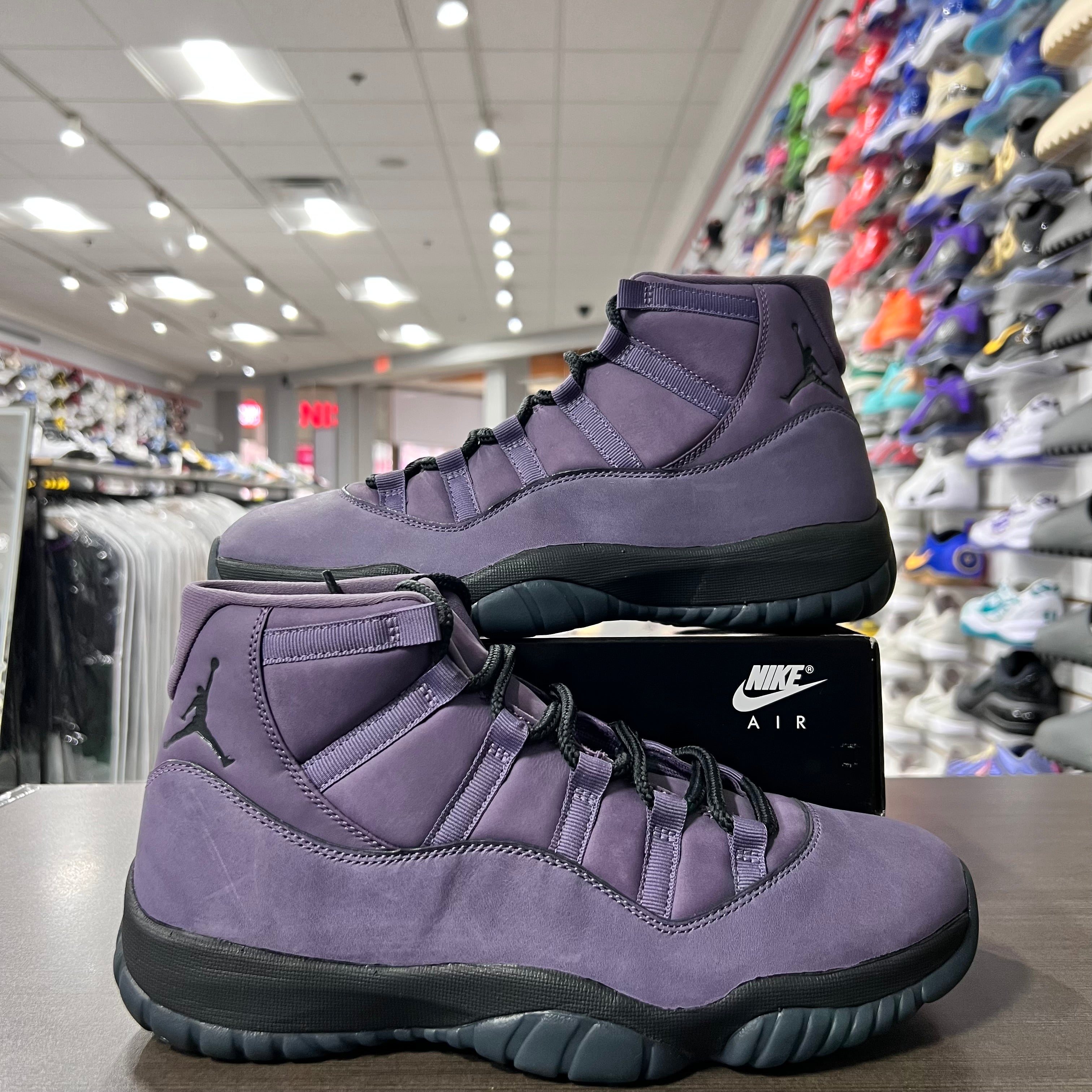 Jordan Retro 11 Men's Mojave (Lightly Worn)