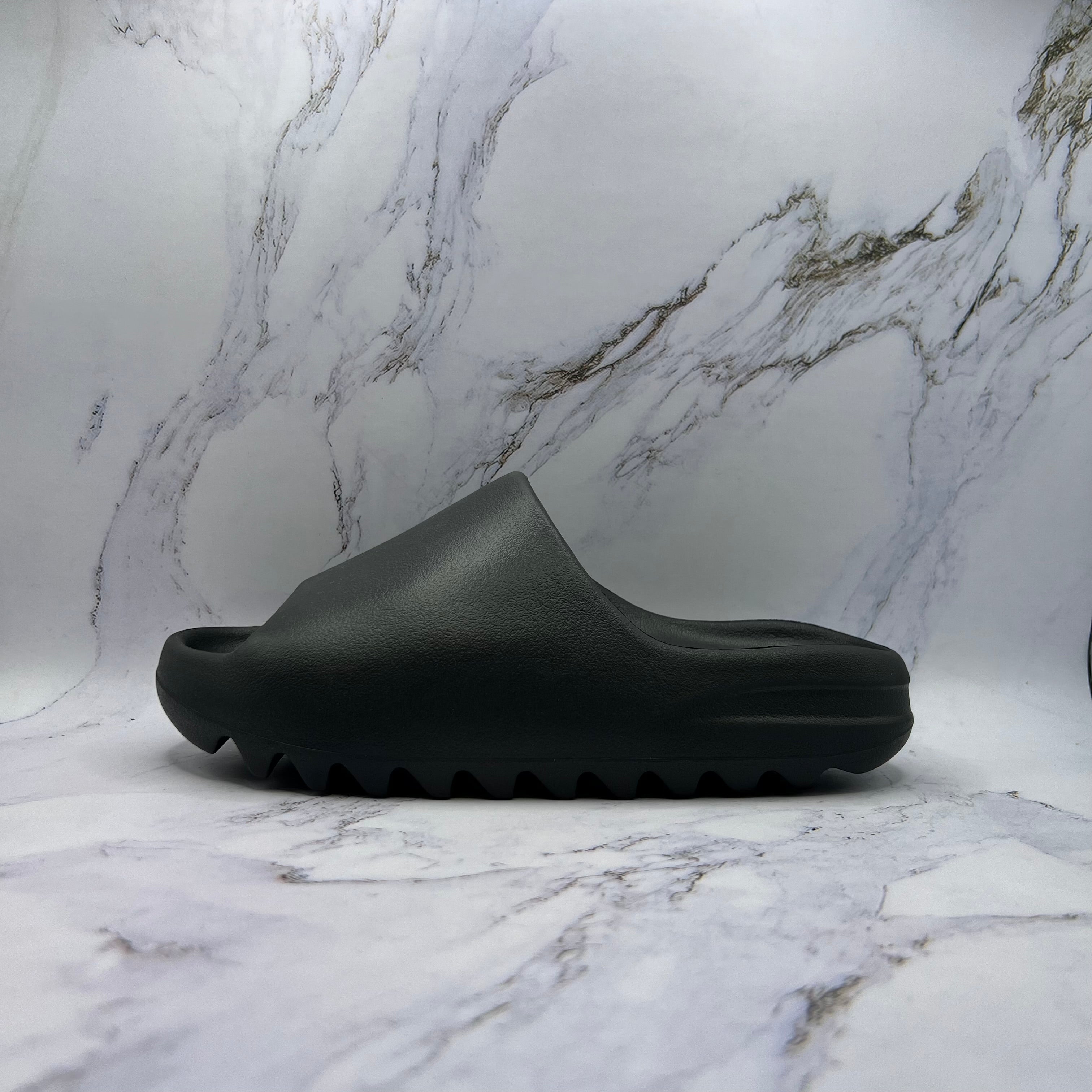 Yeezy Slide Onyx