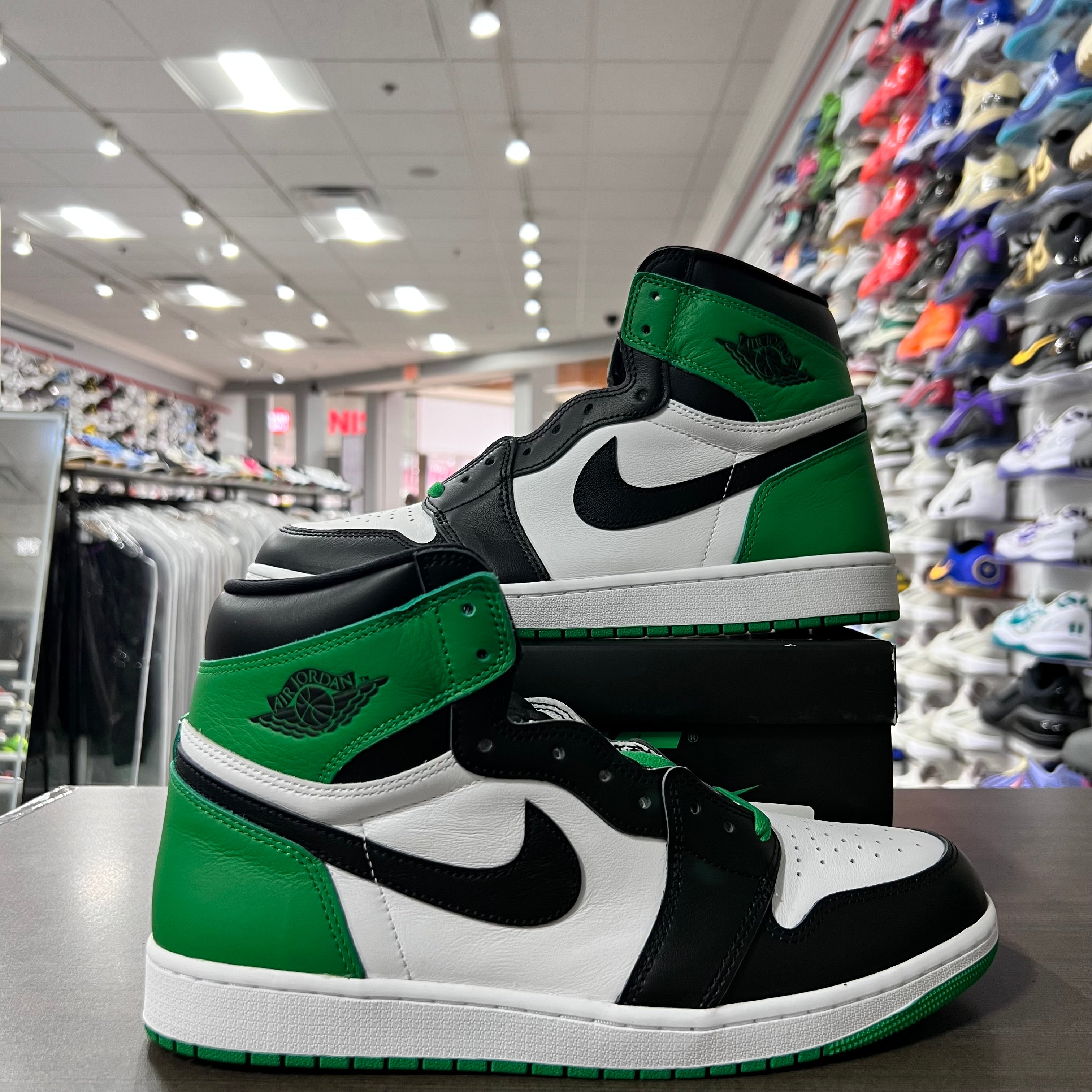 Jordan Retro 1 Lucky Green (Lightly Worn)
