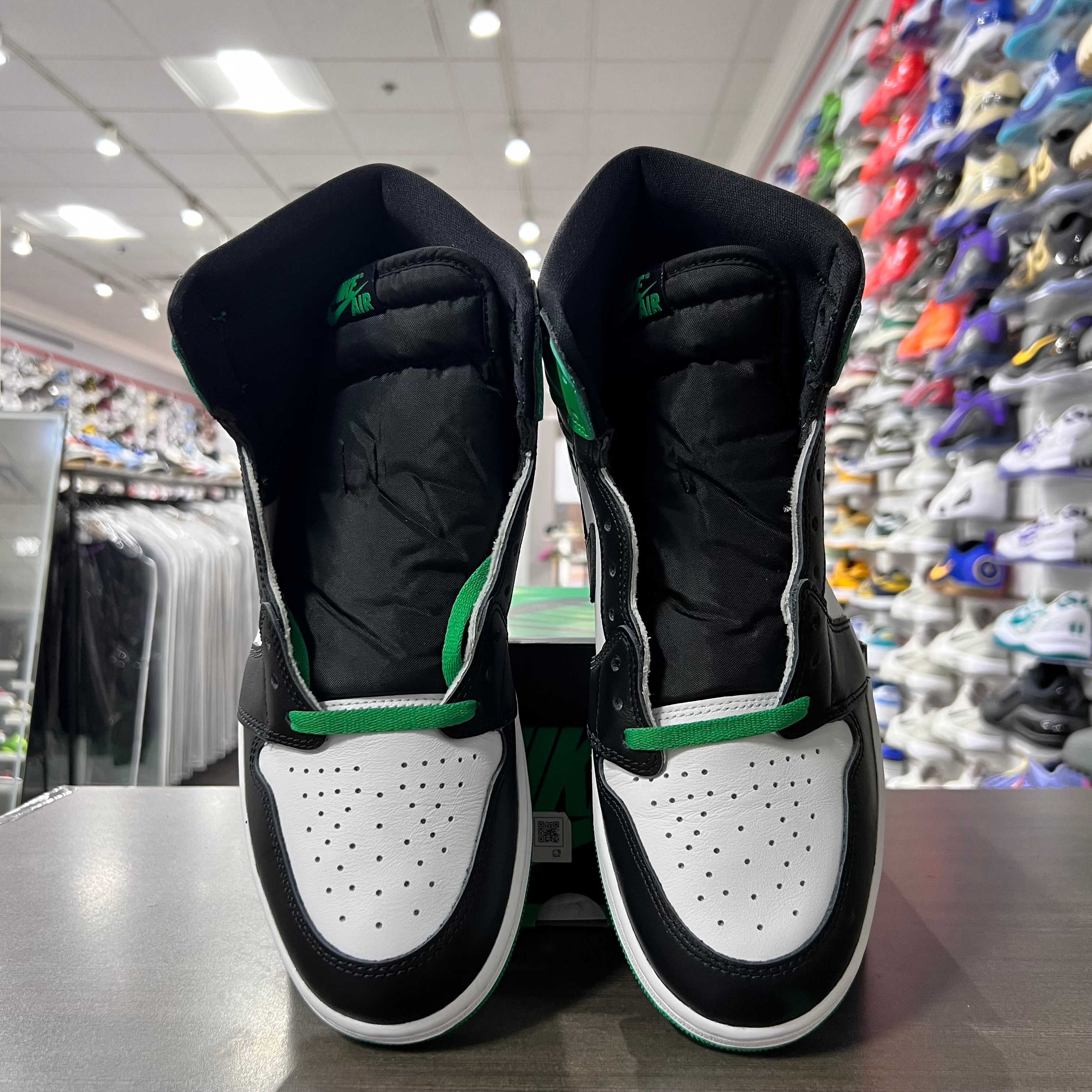 Jordan Retro 1 Lucky Green (Lightly Worn)
