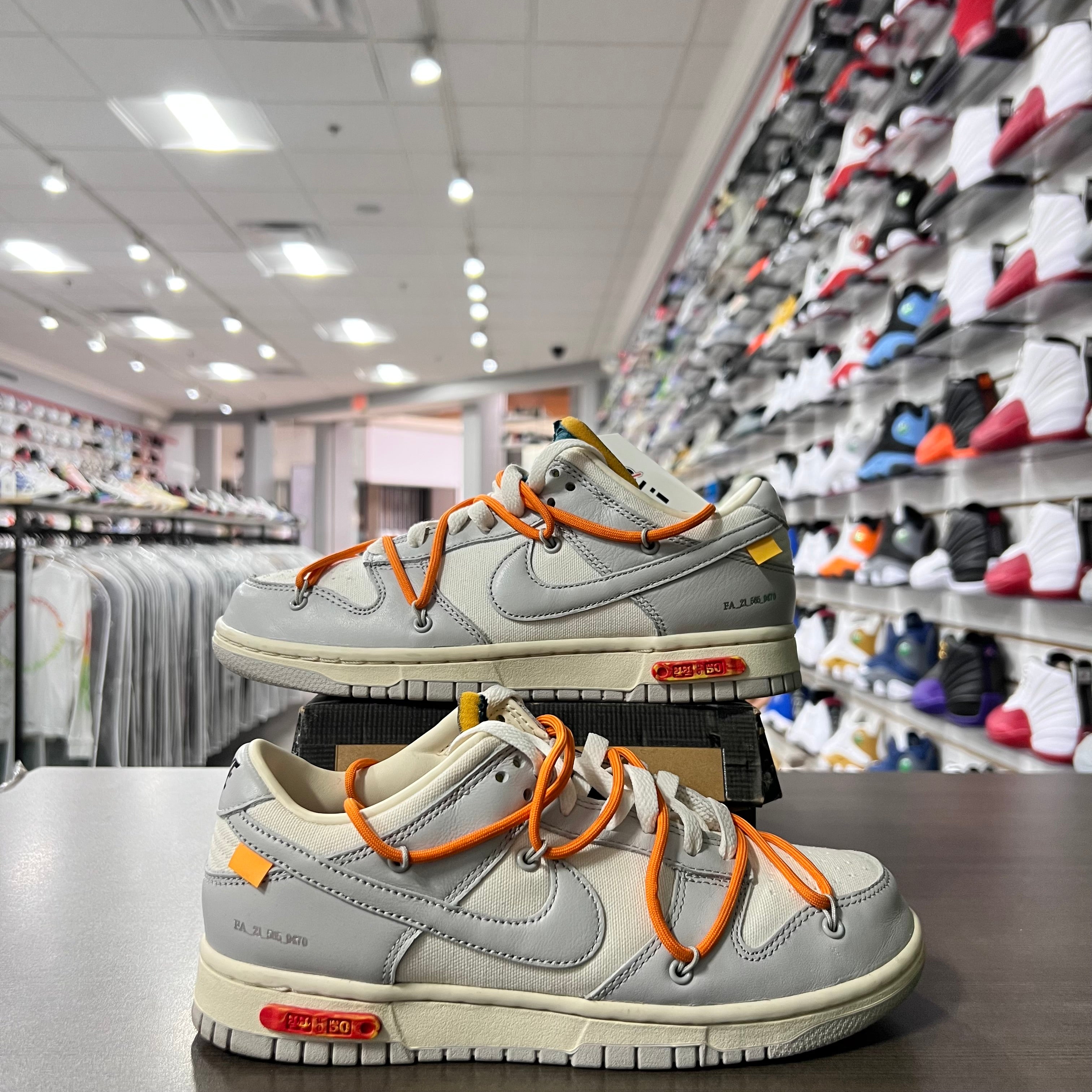 Nike Dunk Low Mens Off White Lot 44 (Lightly Worn)