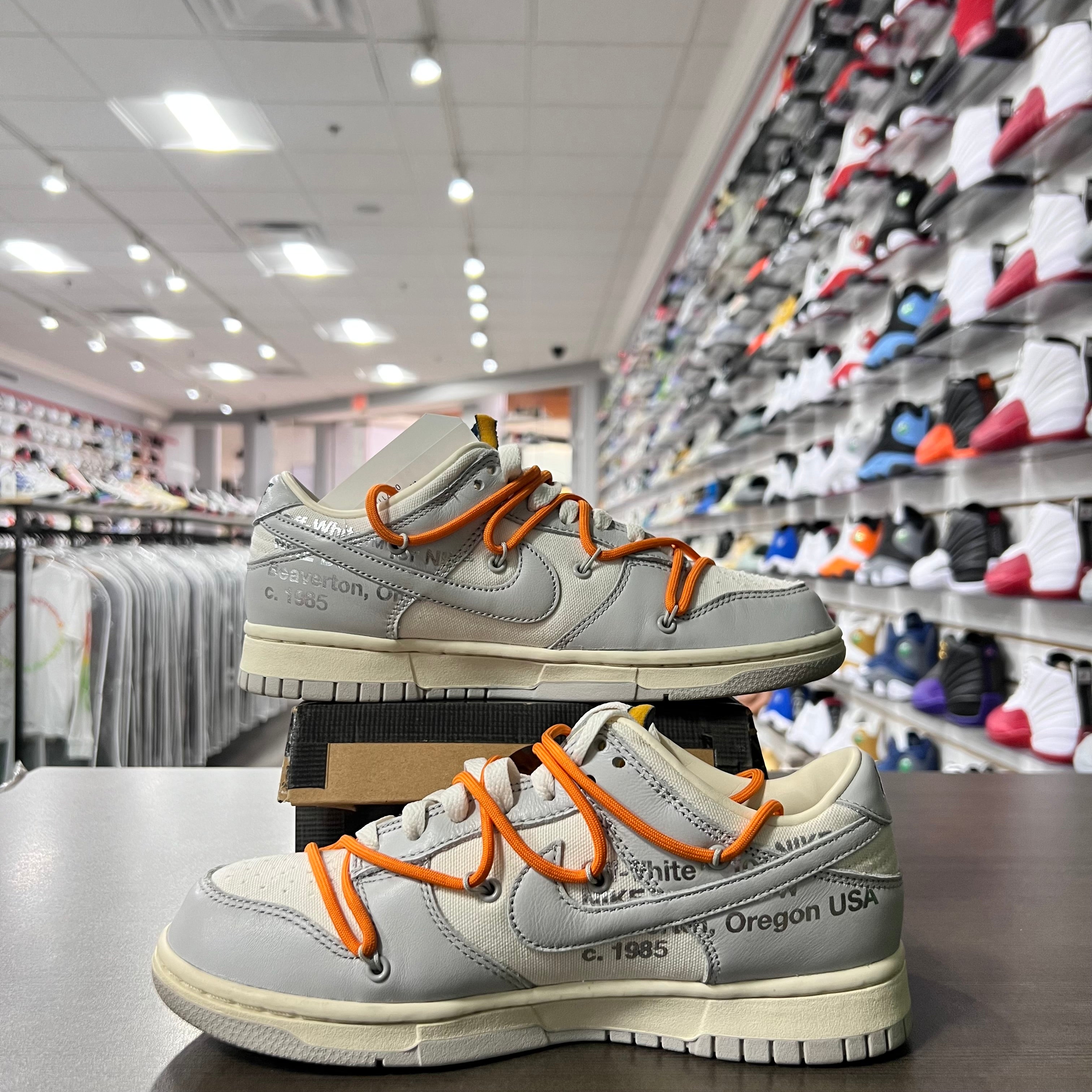 Nike Dunk Low Mens Off White Lot 44 (Lightly Worn)