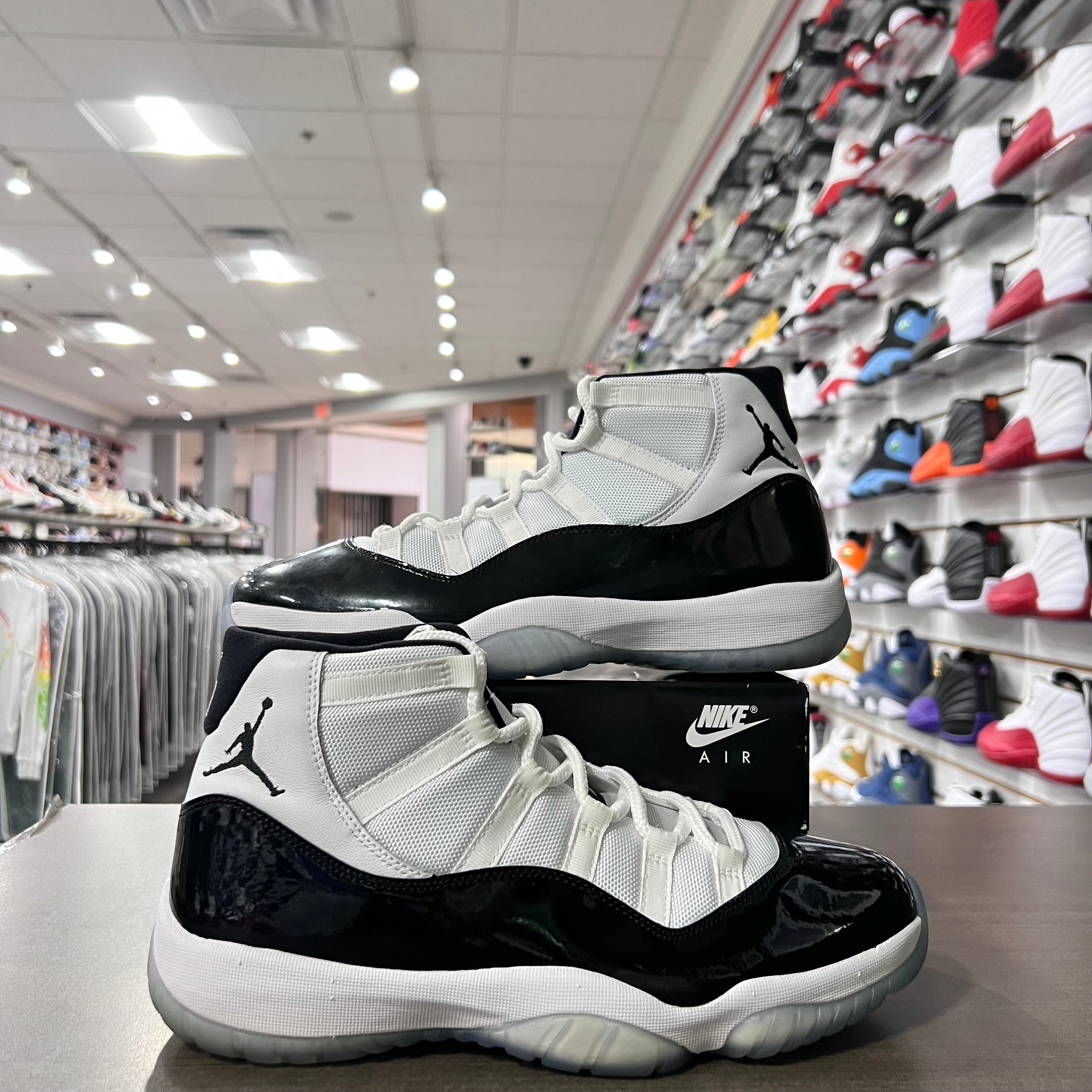 Jordan Retro 11 Mens Concord (Lightly Worn)