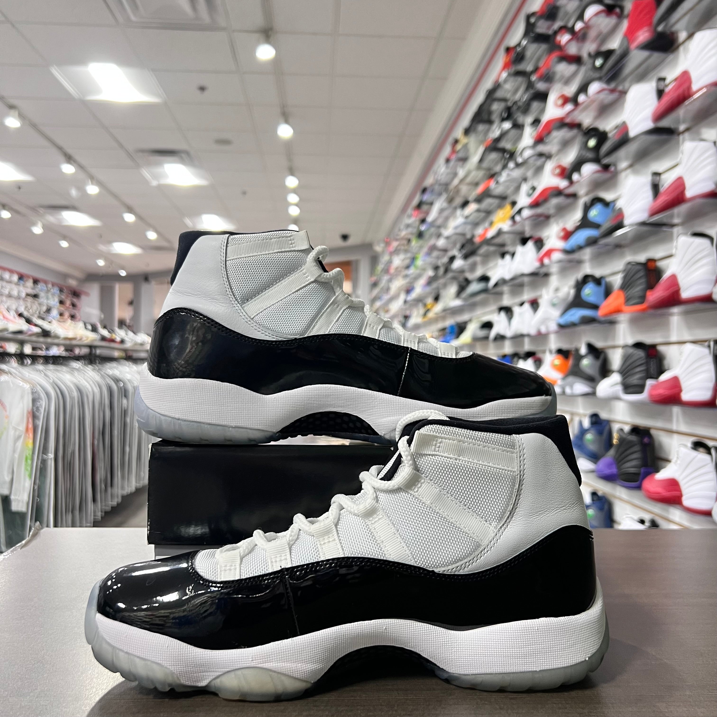 Jordan Retro 11 Mens Concord (Lightly Worn)