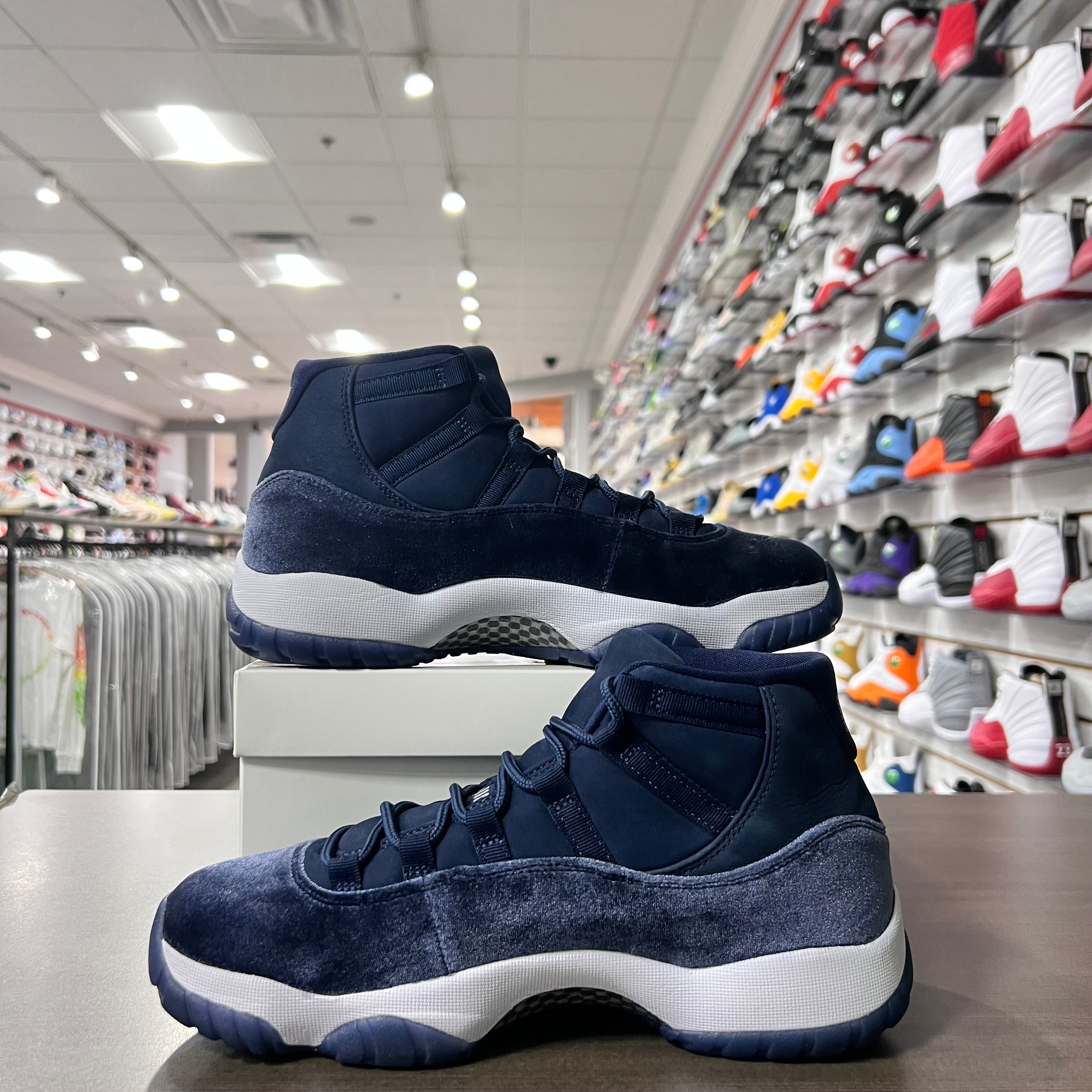 Jordan Retro 11 Womens Midnight Navy (Lightly Worn+Replacement Box)