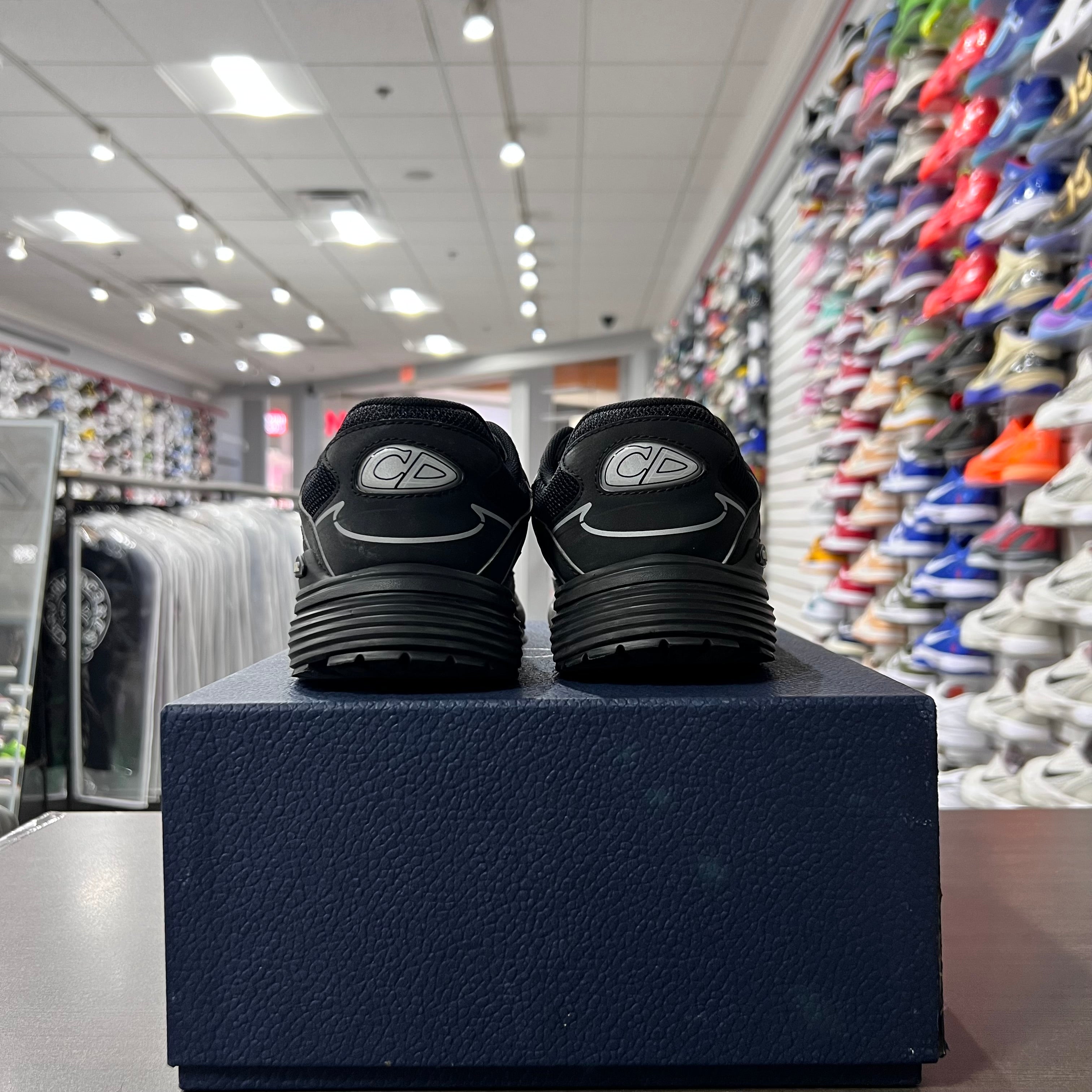Dior B30 Tripple Black (Lightly Worn)