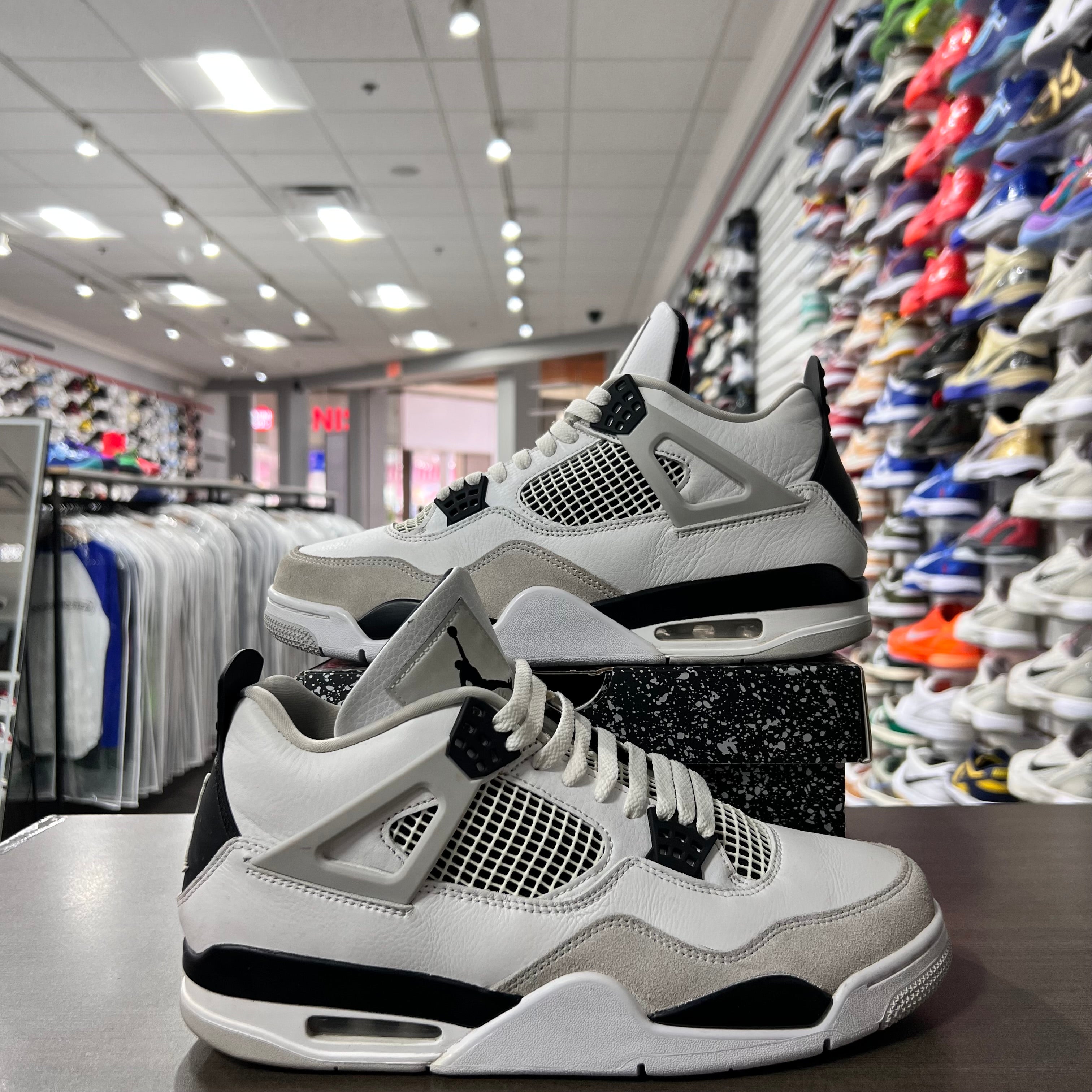 Jordan Retro 4 Mens Military Black (Lightly Worn)