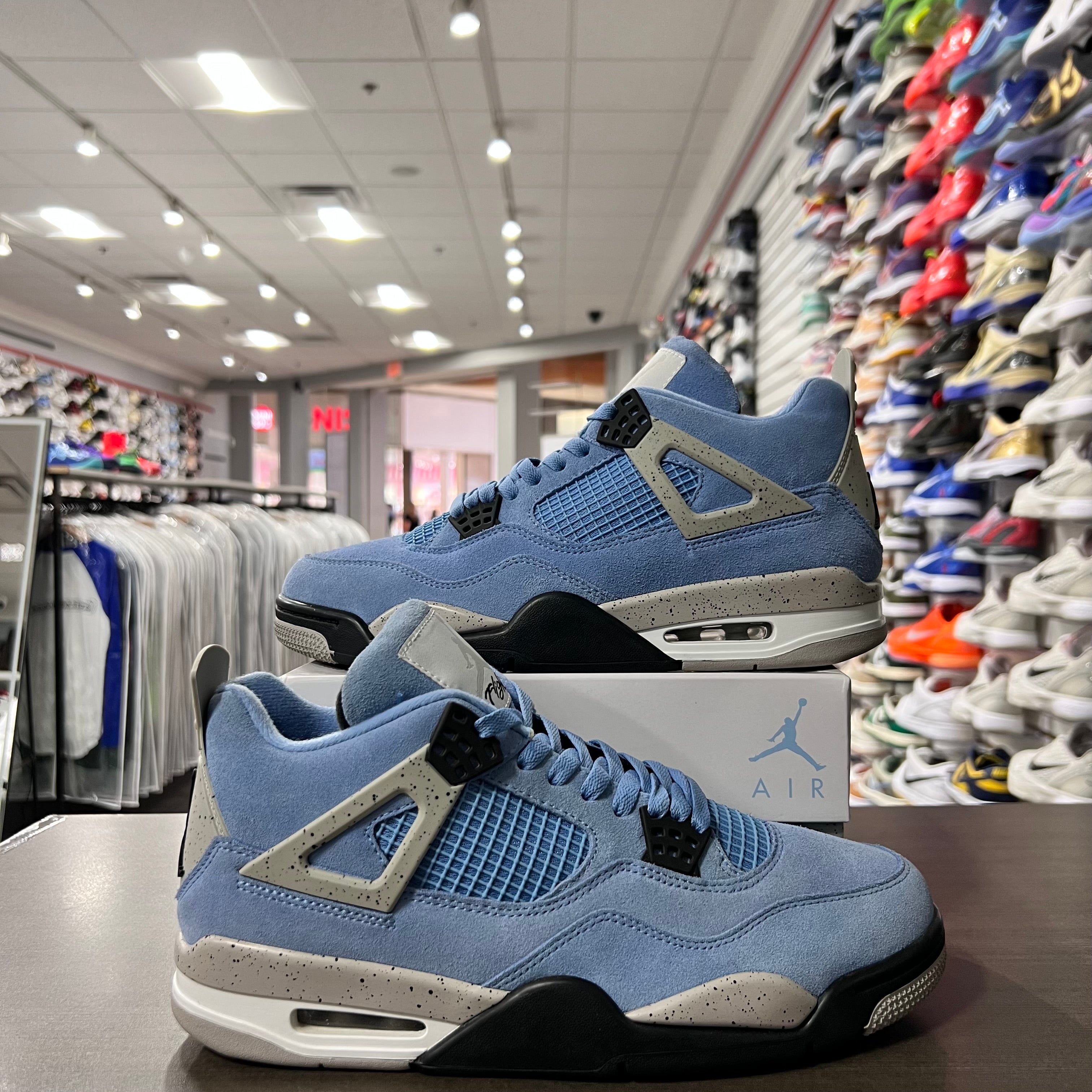 Jordan Retro 4 Men's University Blue (Lightly Worn)