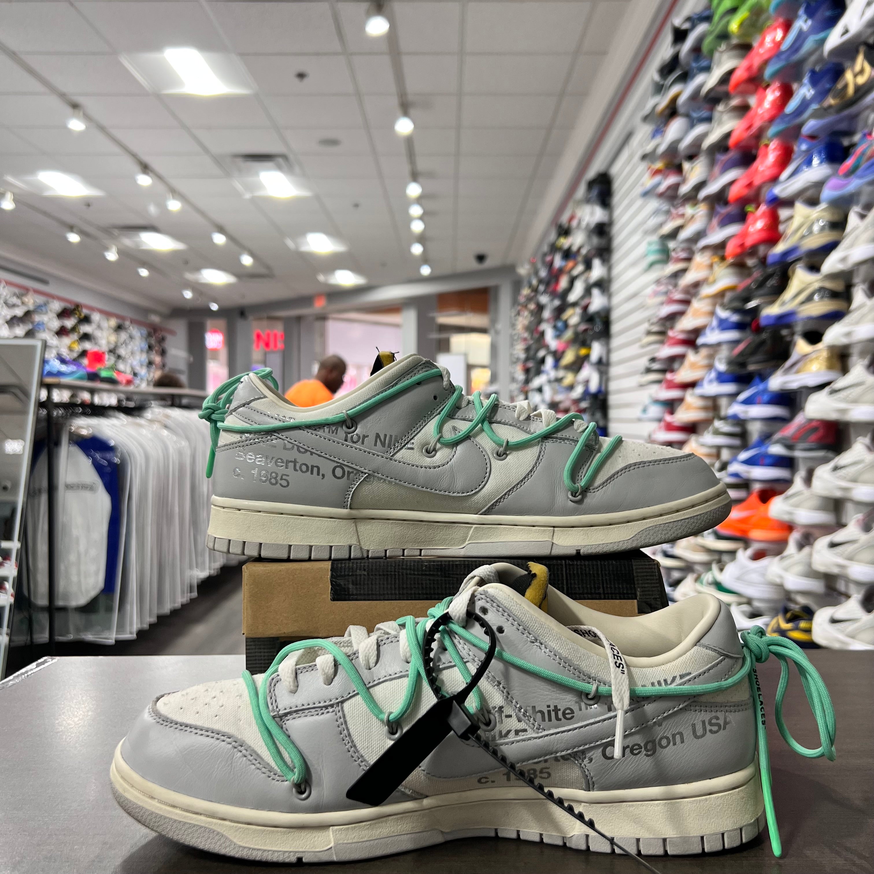 Nike Dunk Low Off-White Lot 4 (Lightly Worn)
