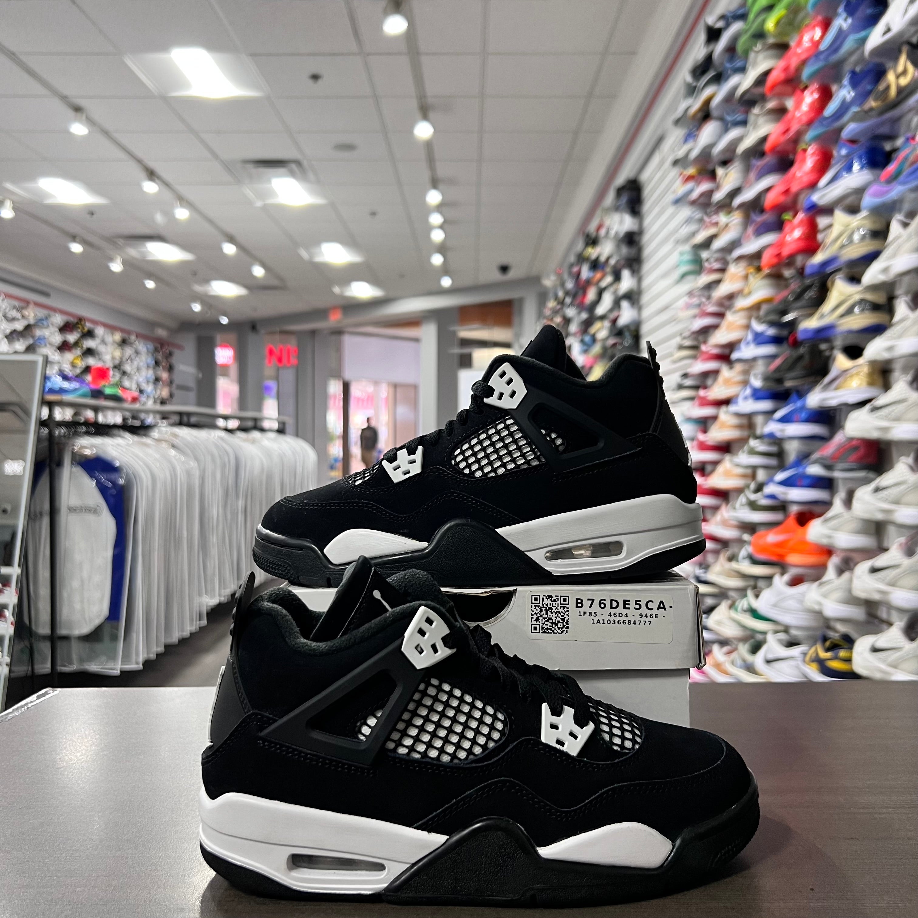 Jordan Retro 4 Gs White Thunder (Lightly Worn)