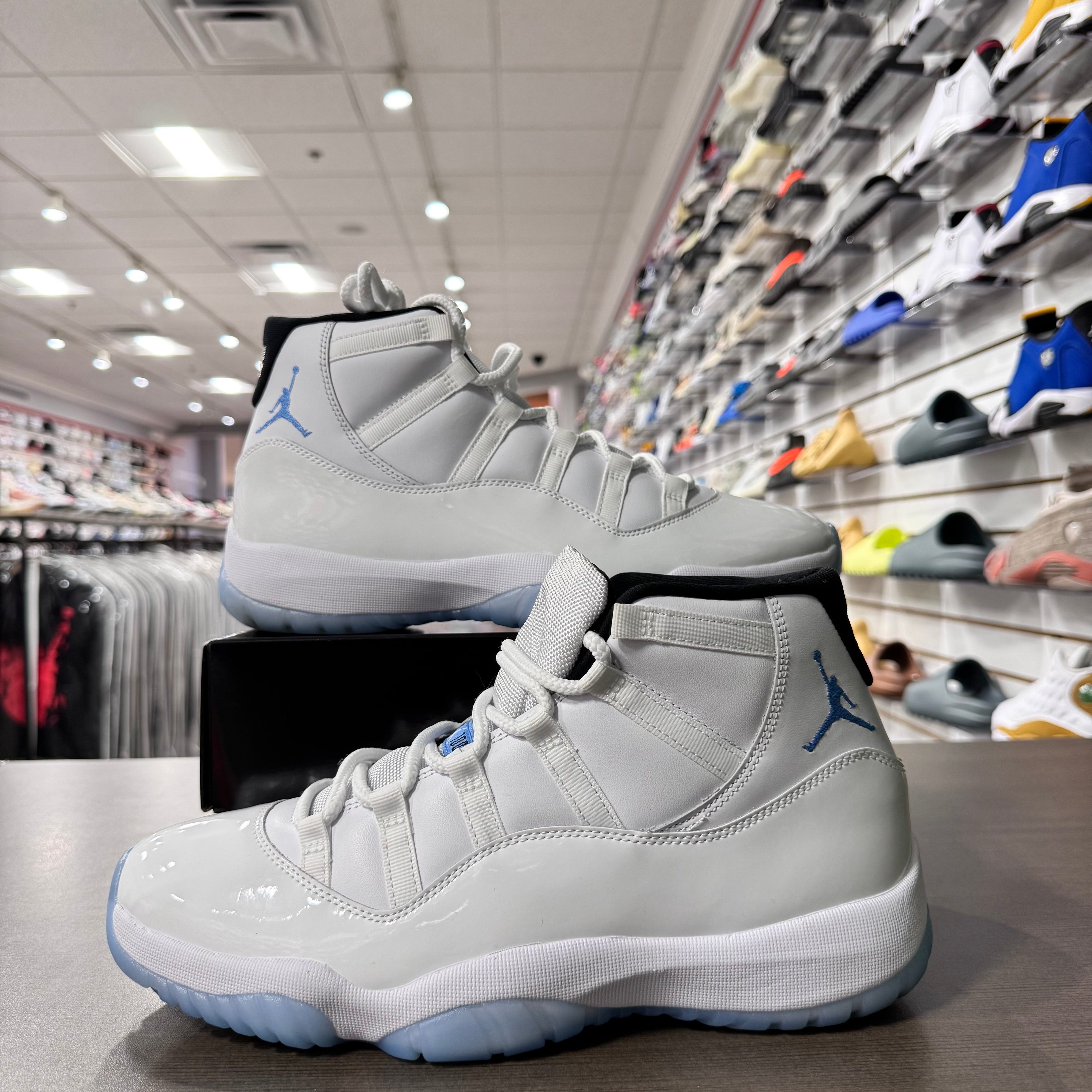 Jordan Retro 11 Mens Legend Blue (Lightly Worn)