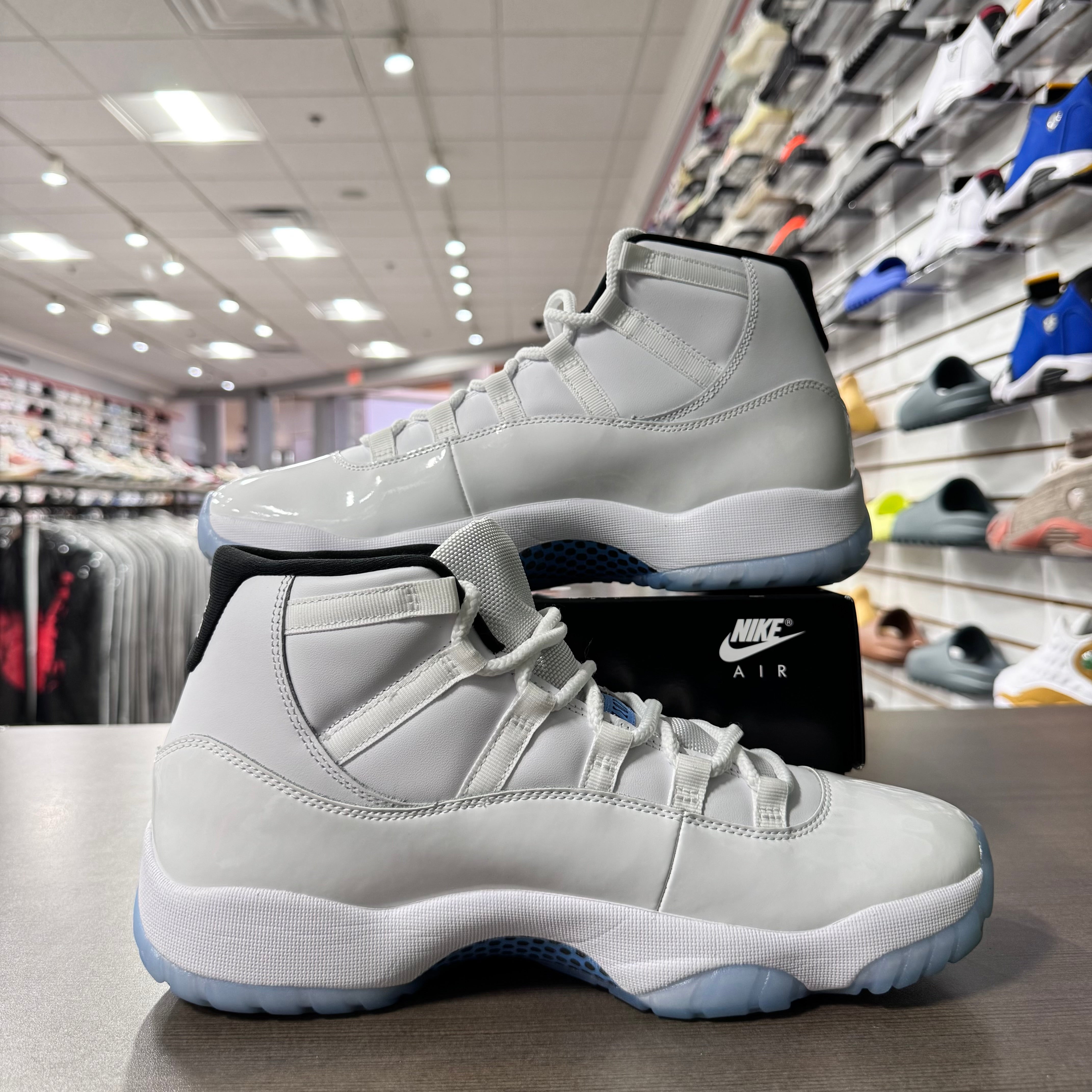 Jordan Retro 11 Mens Legend Blue (Lightly Worn)