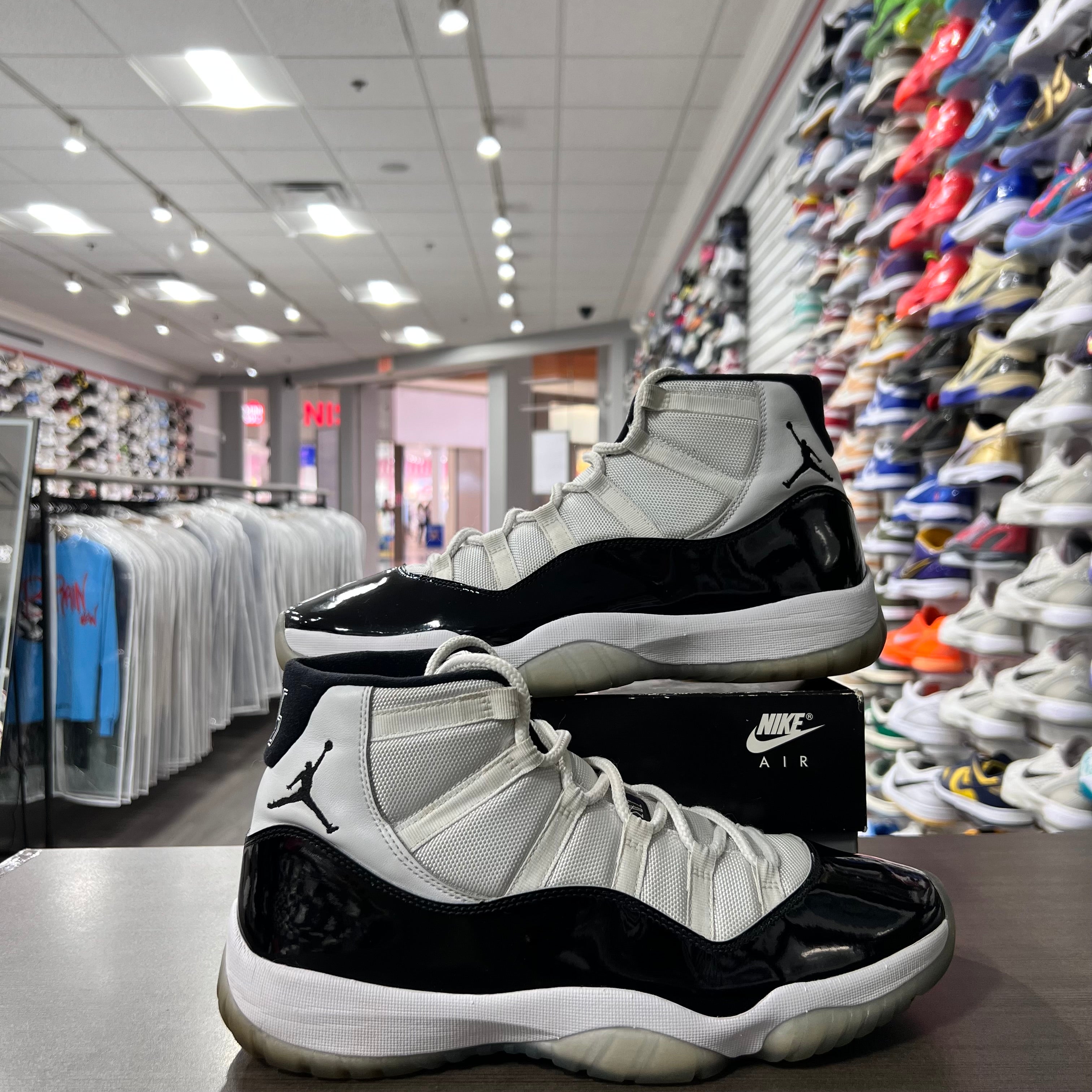 Jordan Retro 11 Mens Concord (Lightly Worn)